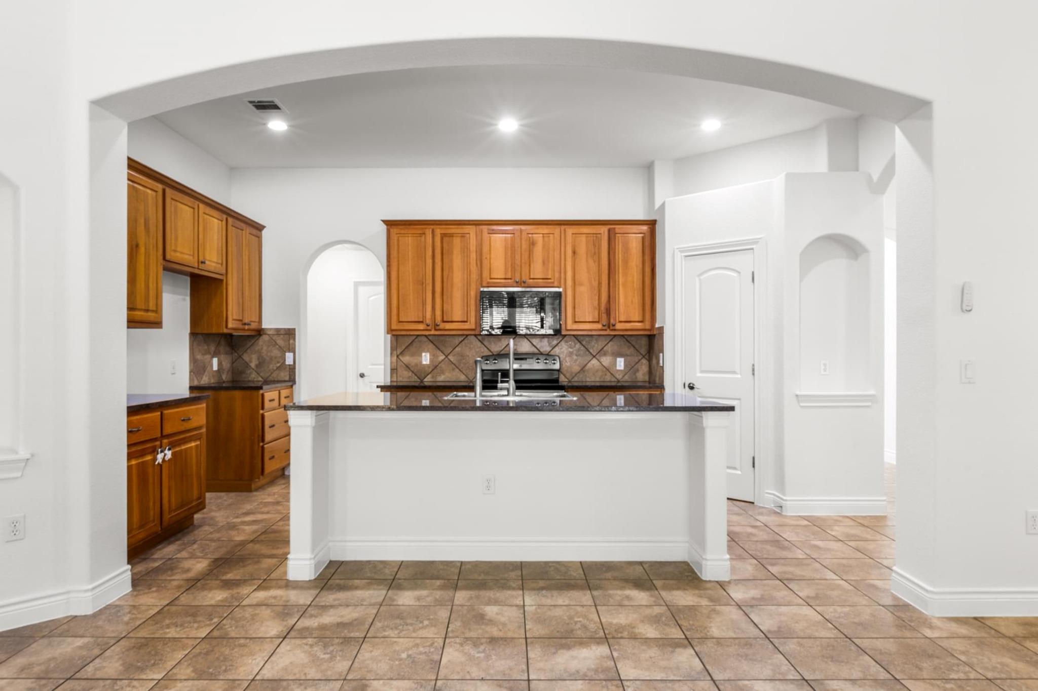 12008 Sleepy Hollow Rd, Manchaca, TX 78652