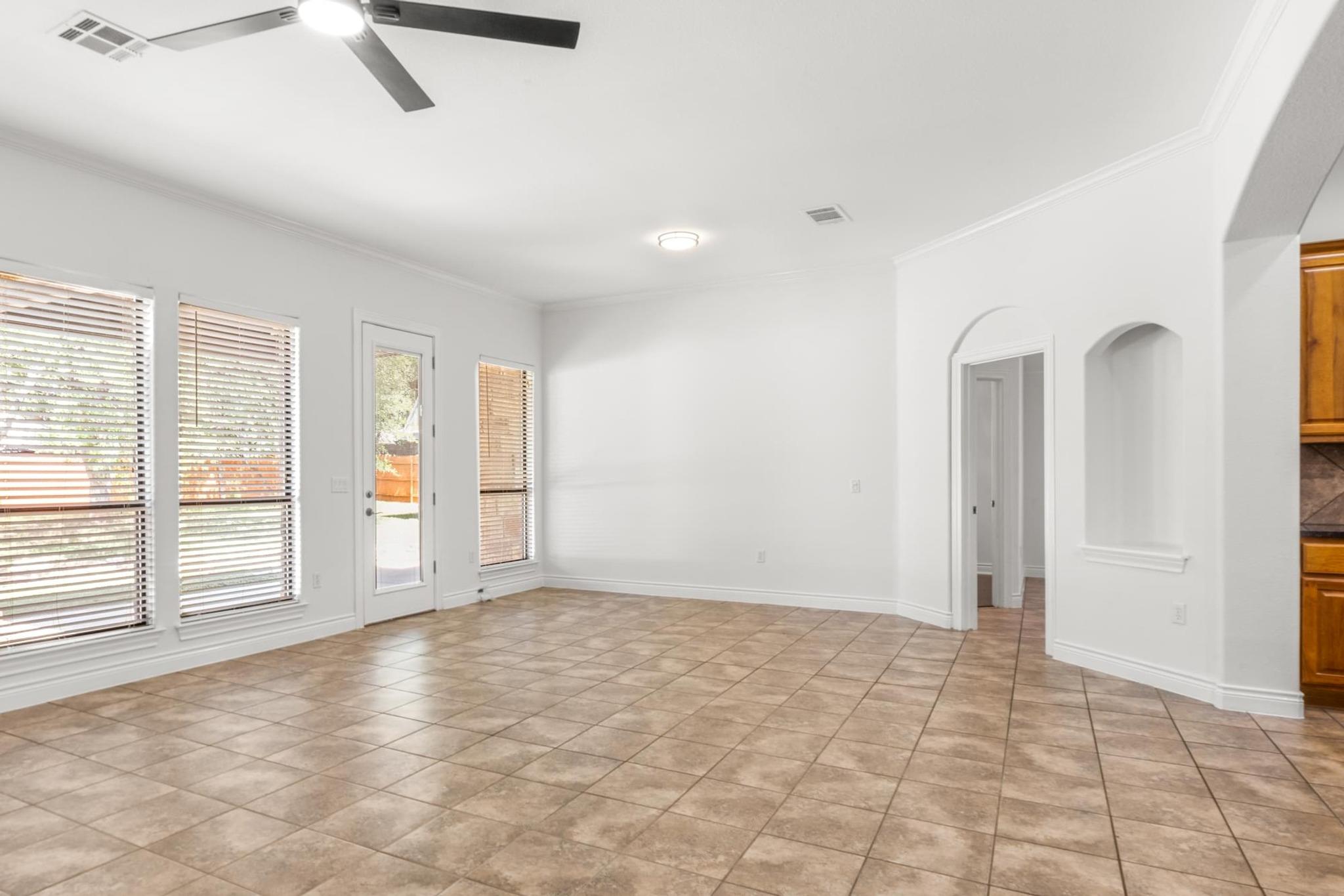 12008 Sleepy Hollow Rd, Manchaca, TX 78652