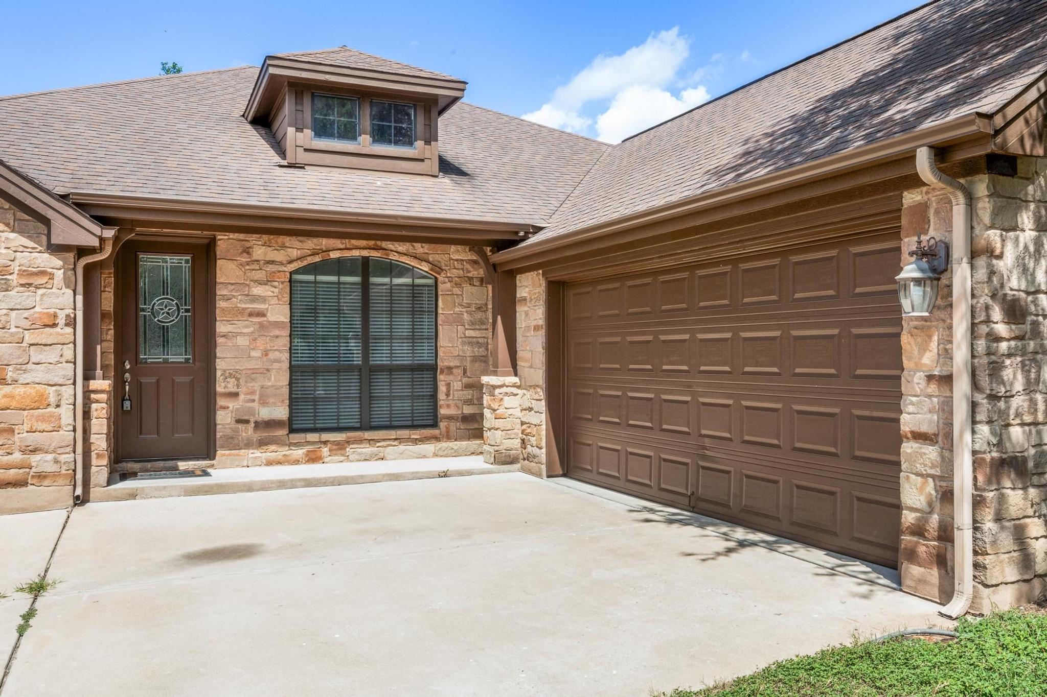 12008 Sleepy Hollow Rd, Manchaca, TX 78652