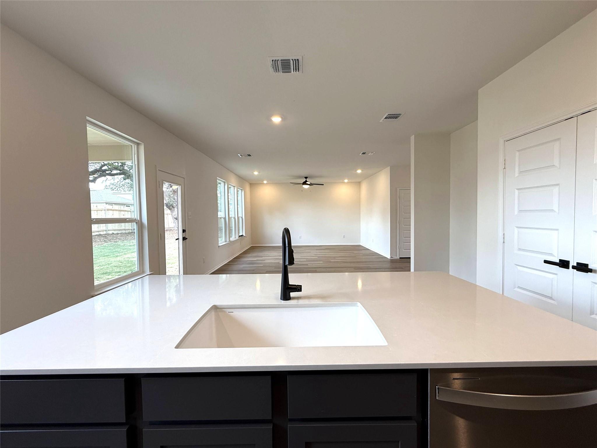 1644 River Plateau Dr, Leander, TX 78641