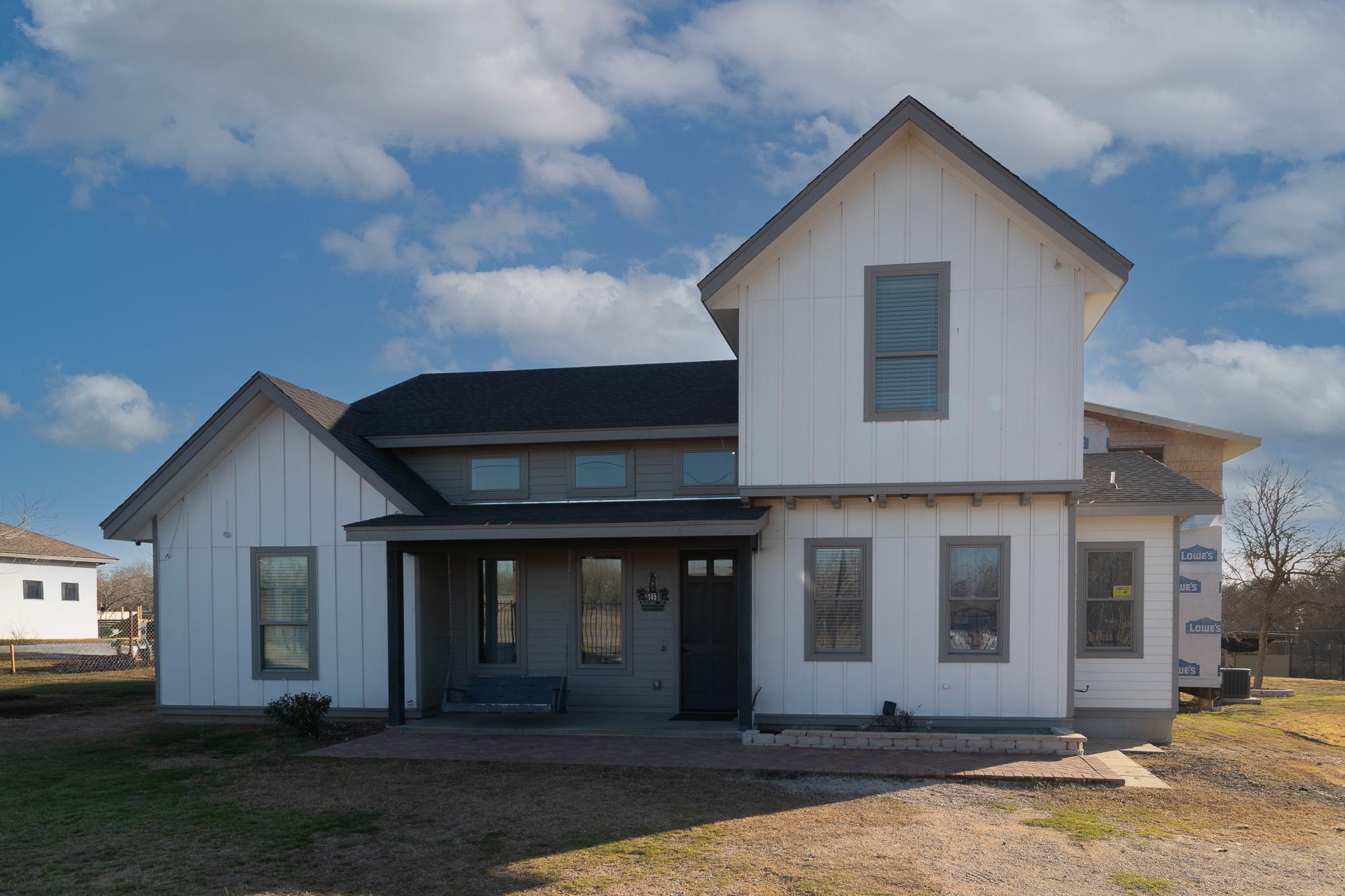 185 N Blushing Dr, Cedar Creek, TX 78612