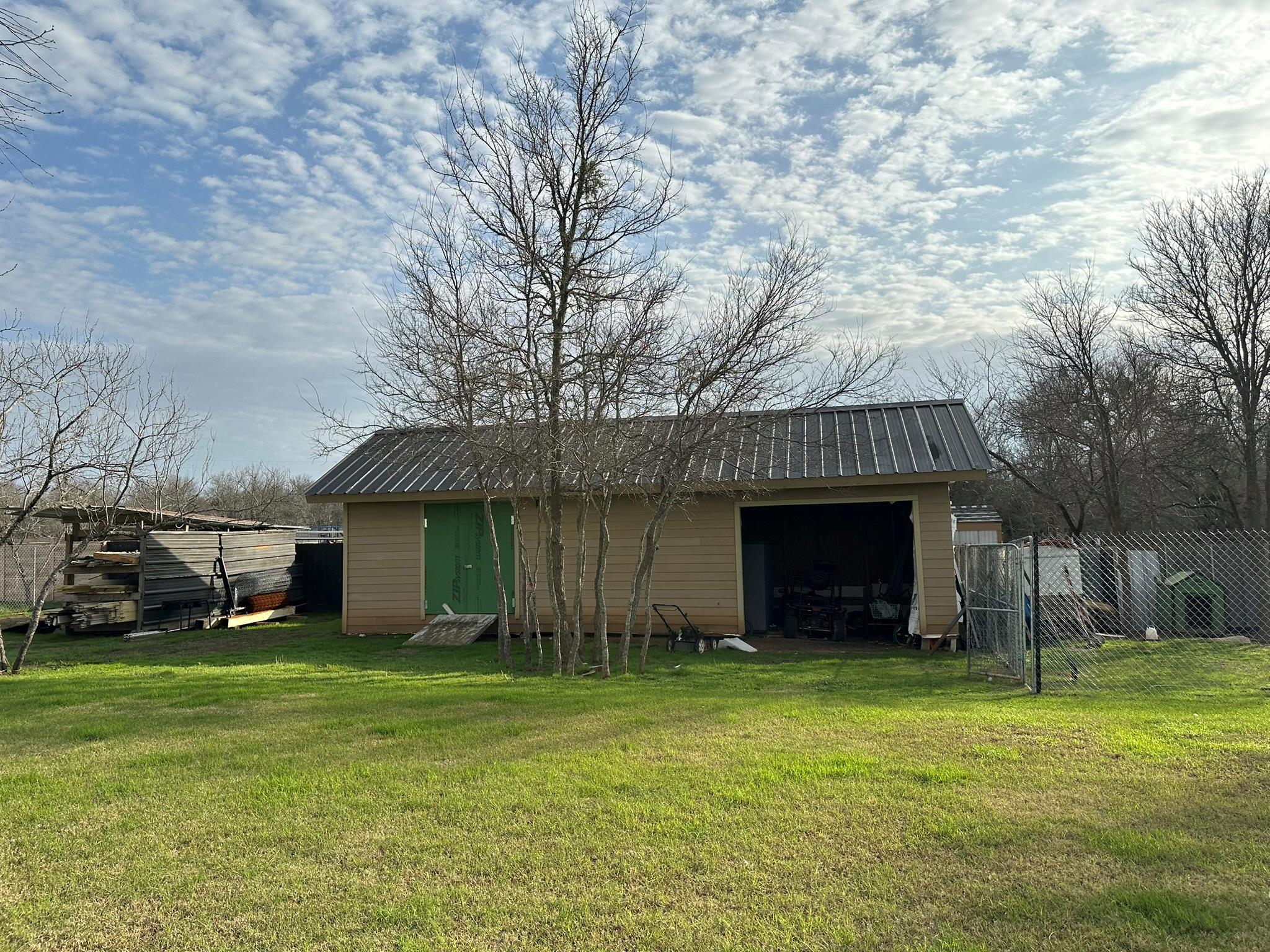 185 N Blushing Dr, Cedar Creek, TX 78612