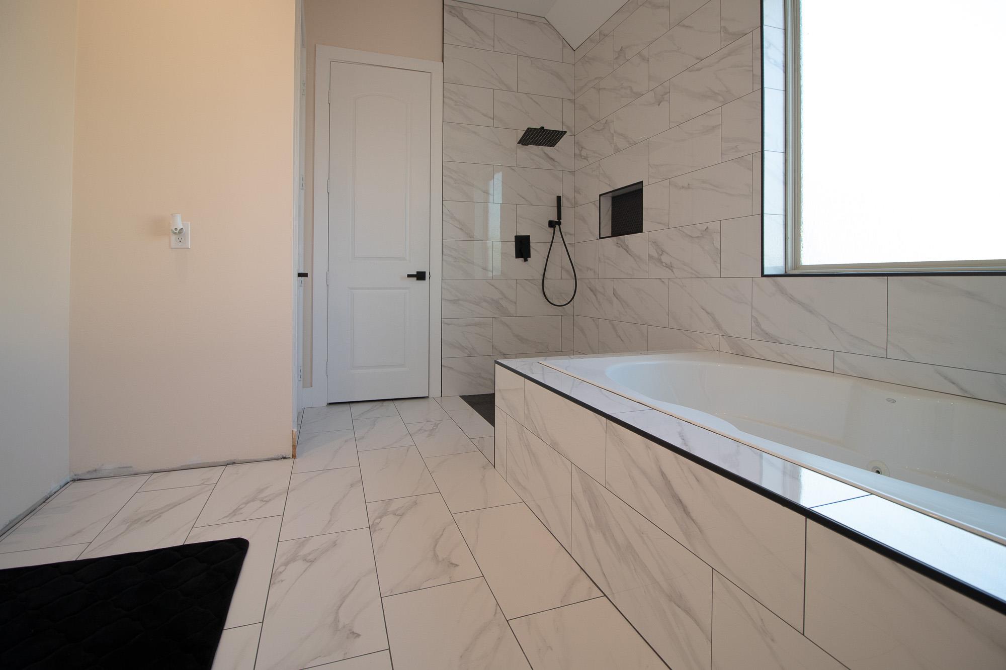 185 N Blushing Dr, Cedar Creek, TX 78612