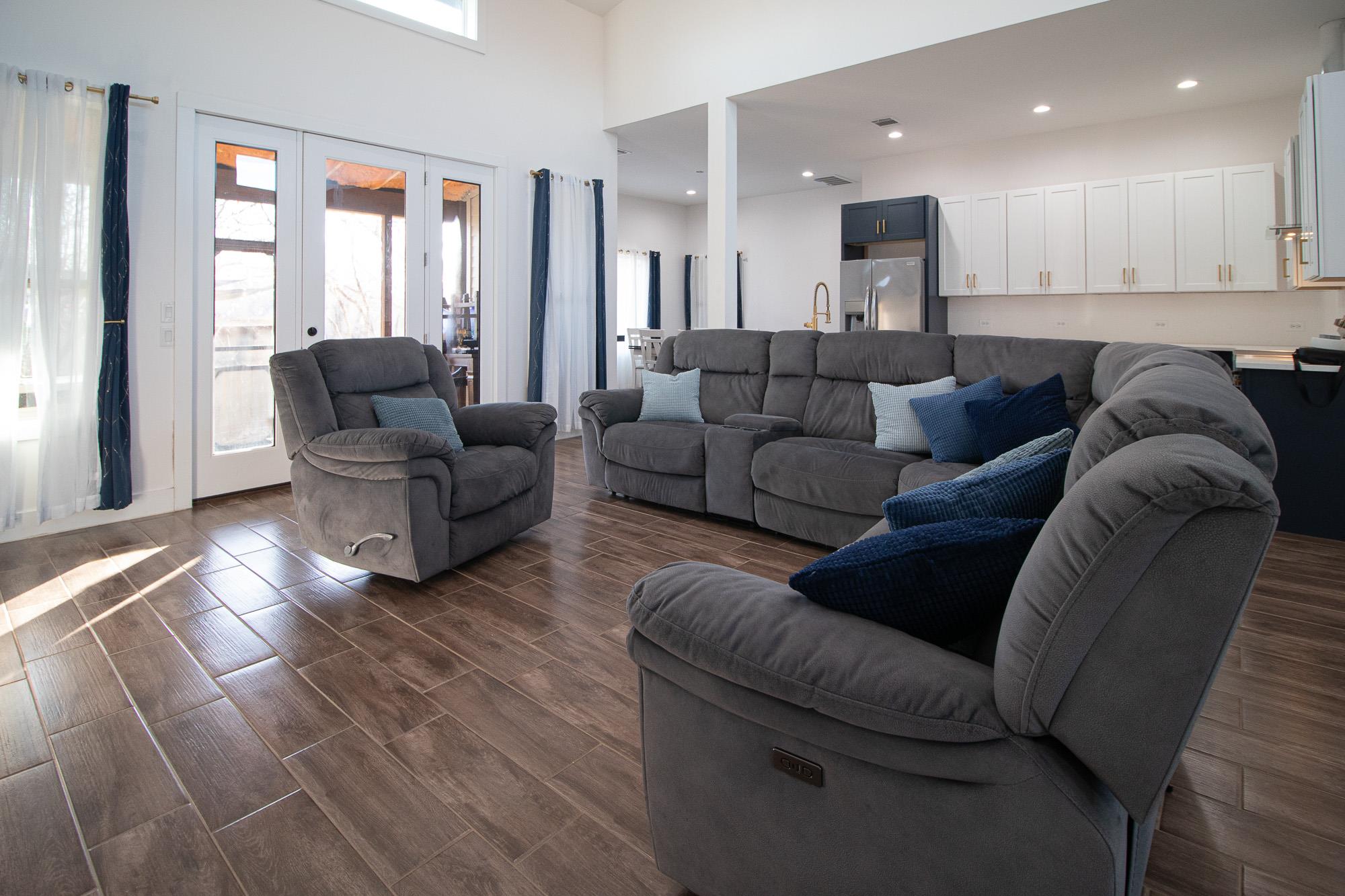 185 N Blushing Dr, Cedar Creek, TX 78612