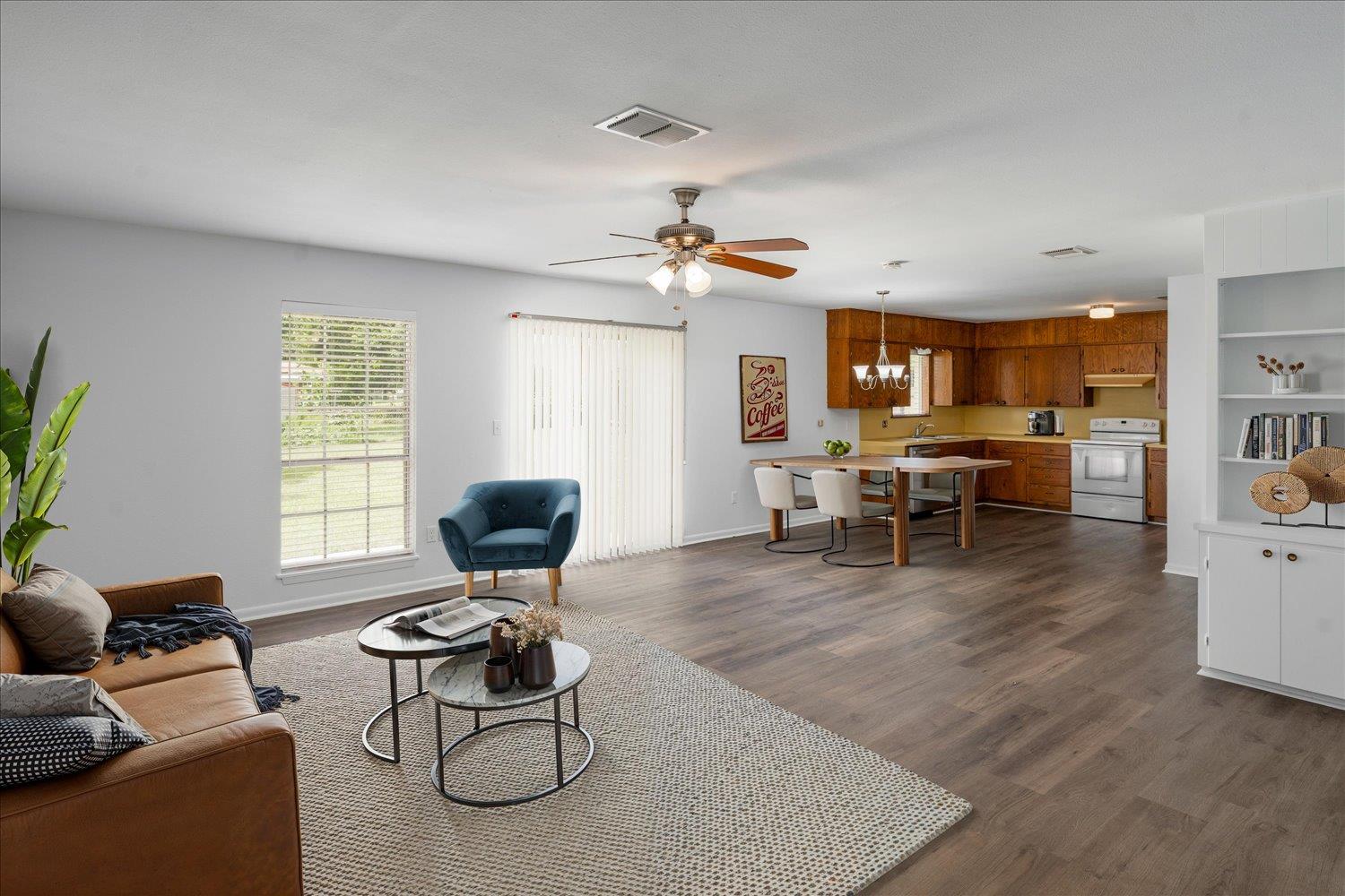 114 Pecan Dr, Elgin, TX 78621