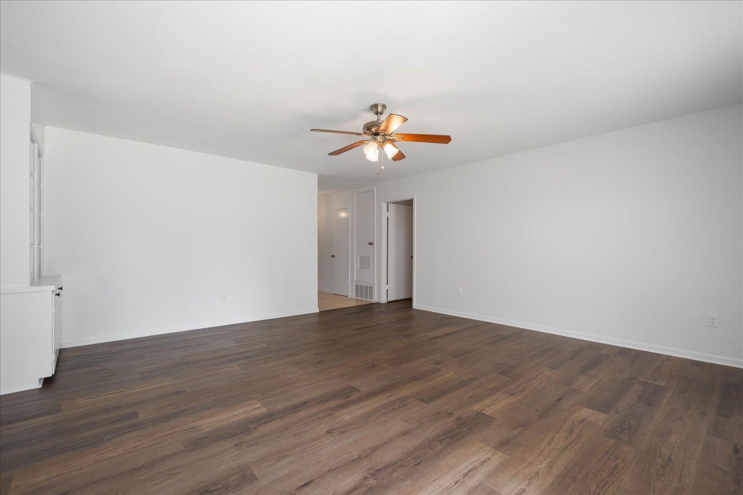 114 Pecan Dr, Elgin, TX 78621