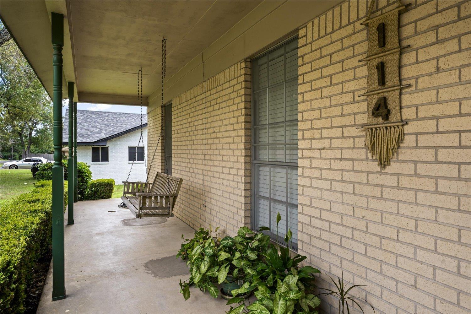 114 Pecan Dr, Elgin, TX 78621