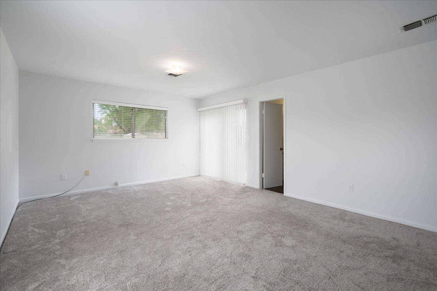 114 Pecan Dr, Elgin, TX 78621