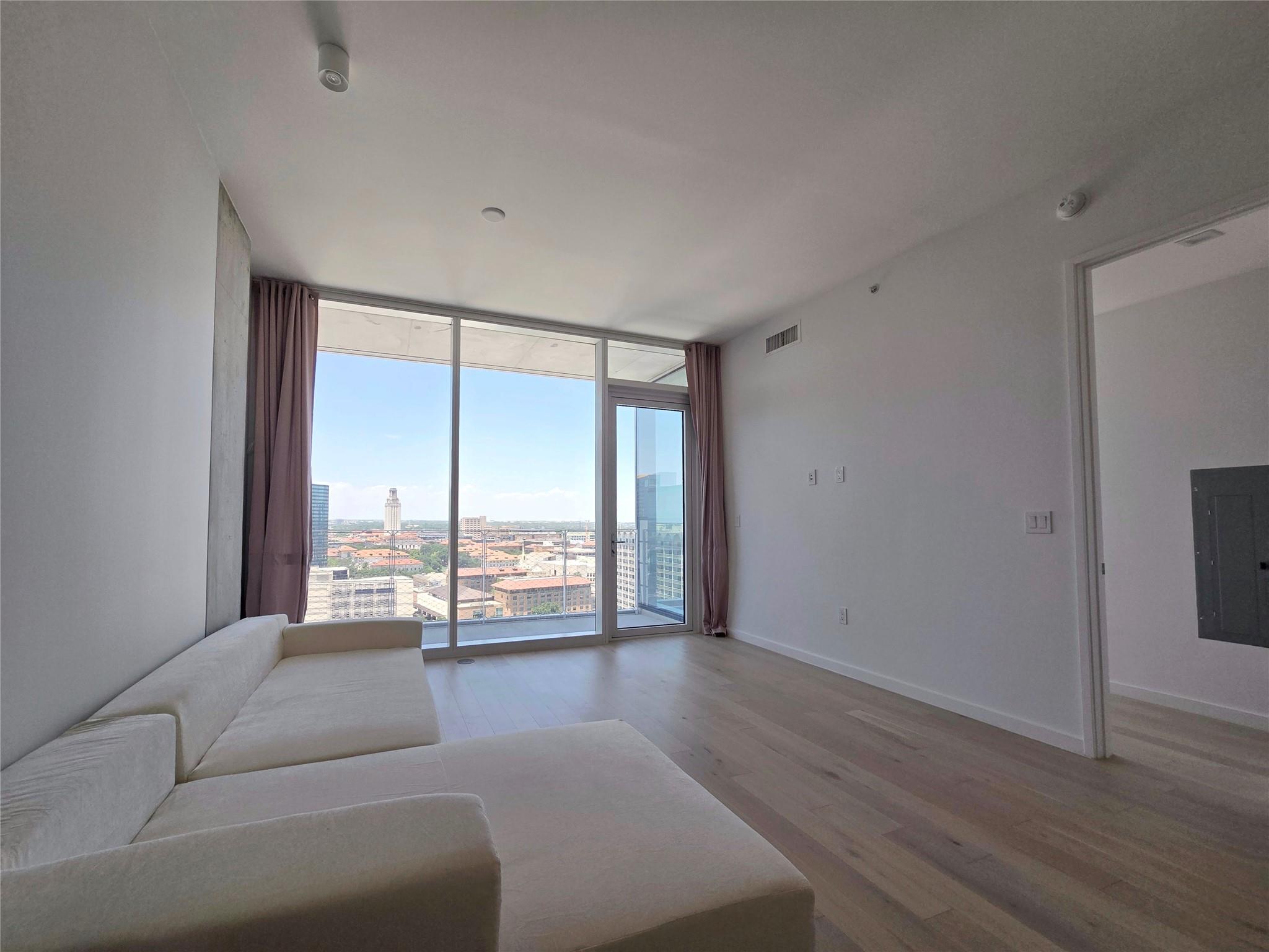 313 W 17th St # 1802, Austin, TX 78701