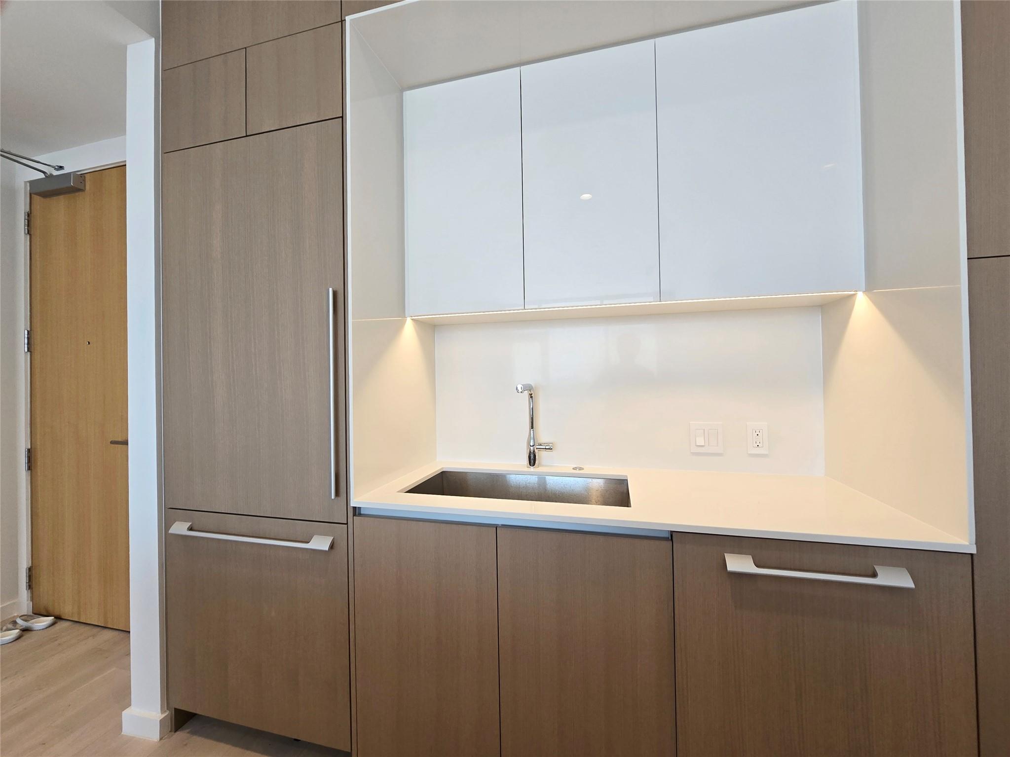 313 W 17th St # 1802, Austin, TX 78701
