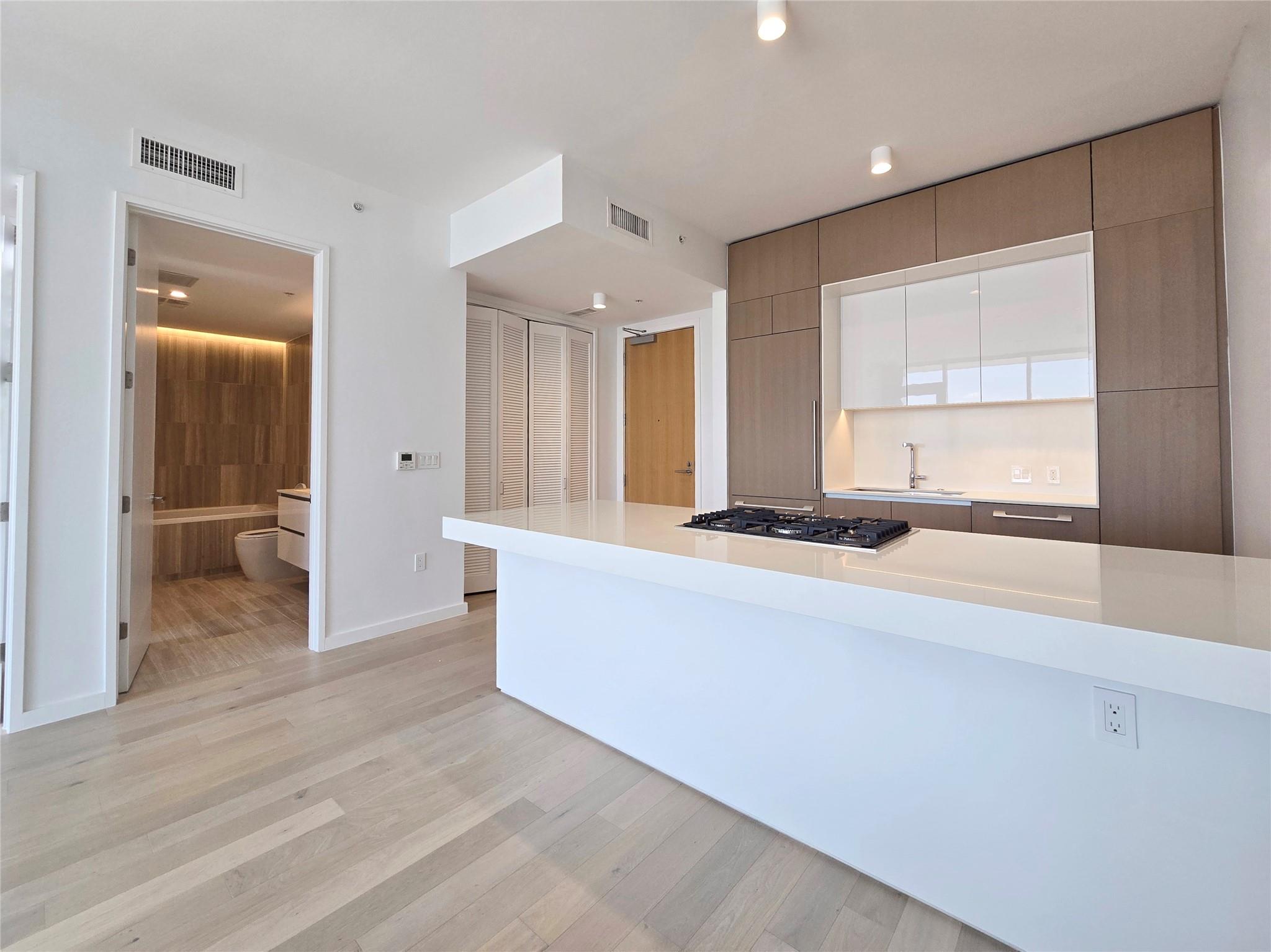 313 W 17th St # 1802, Austin, TX 78701
