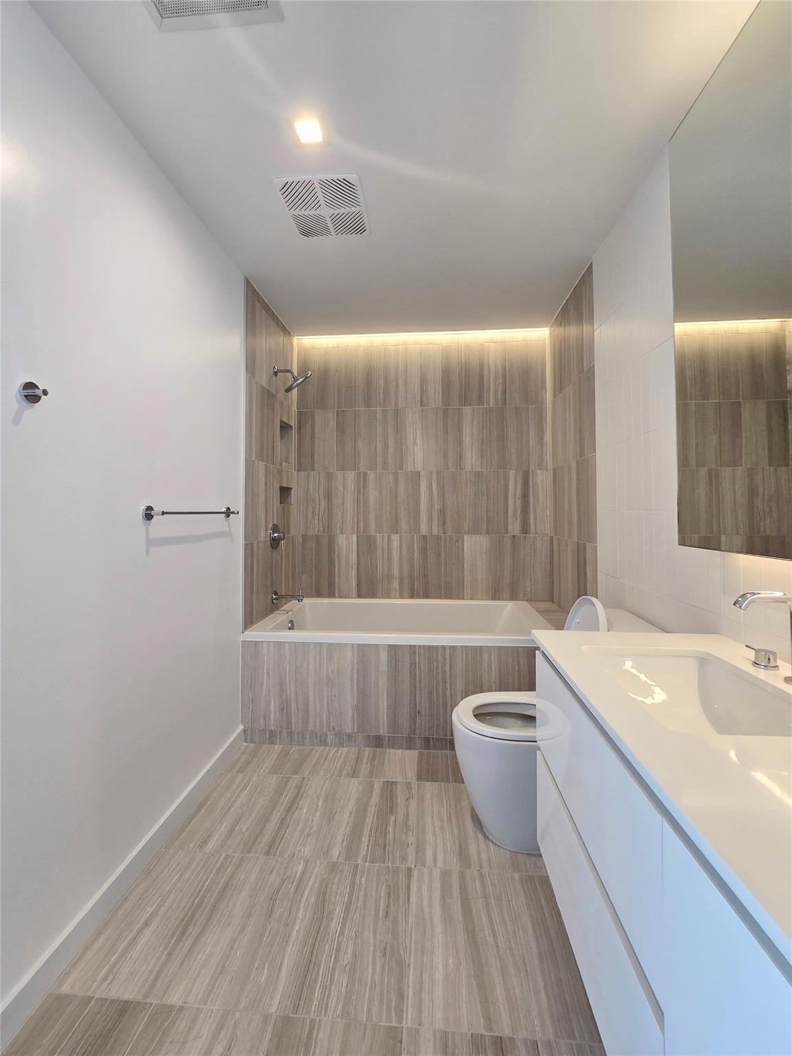 313 W 17th St # 1802, Austin, TX 78701