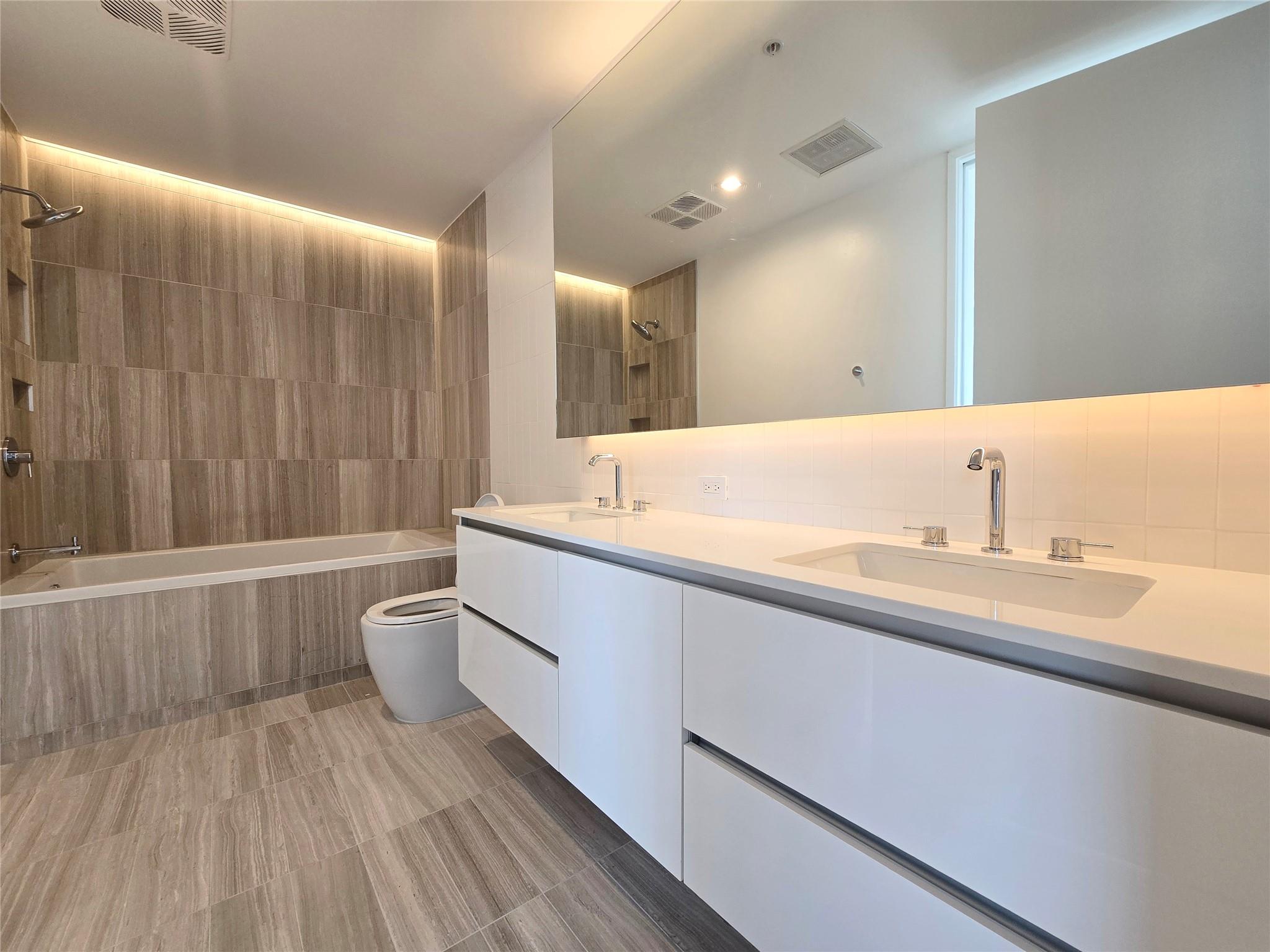 313 W 17th St # 1802, Austin, TX 78701