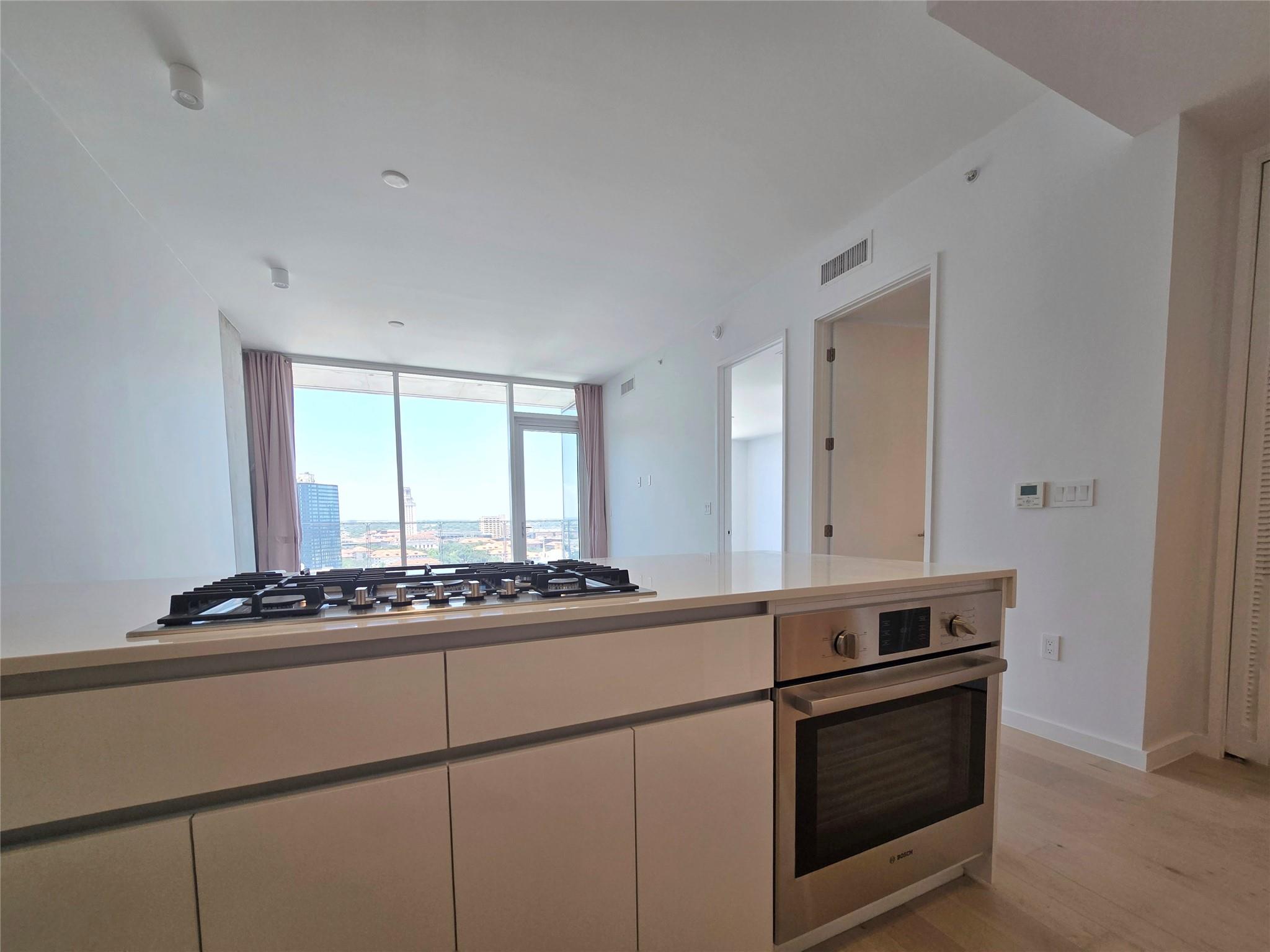 313 W 17th St # 1802, Austin, TX 78701