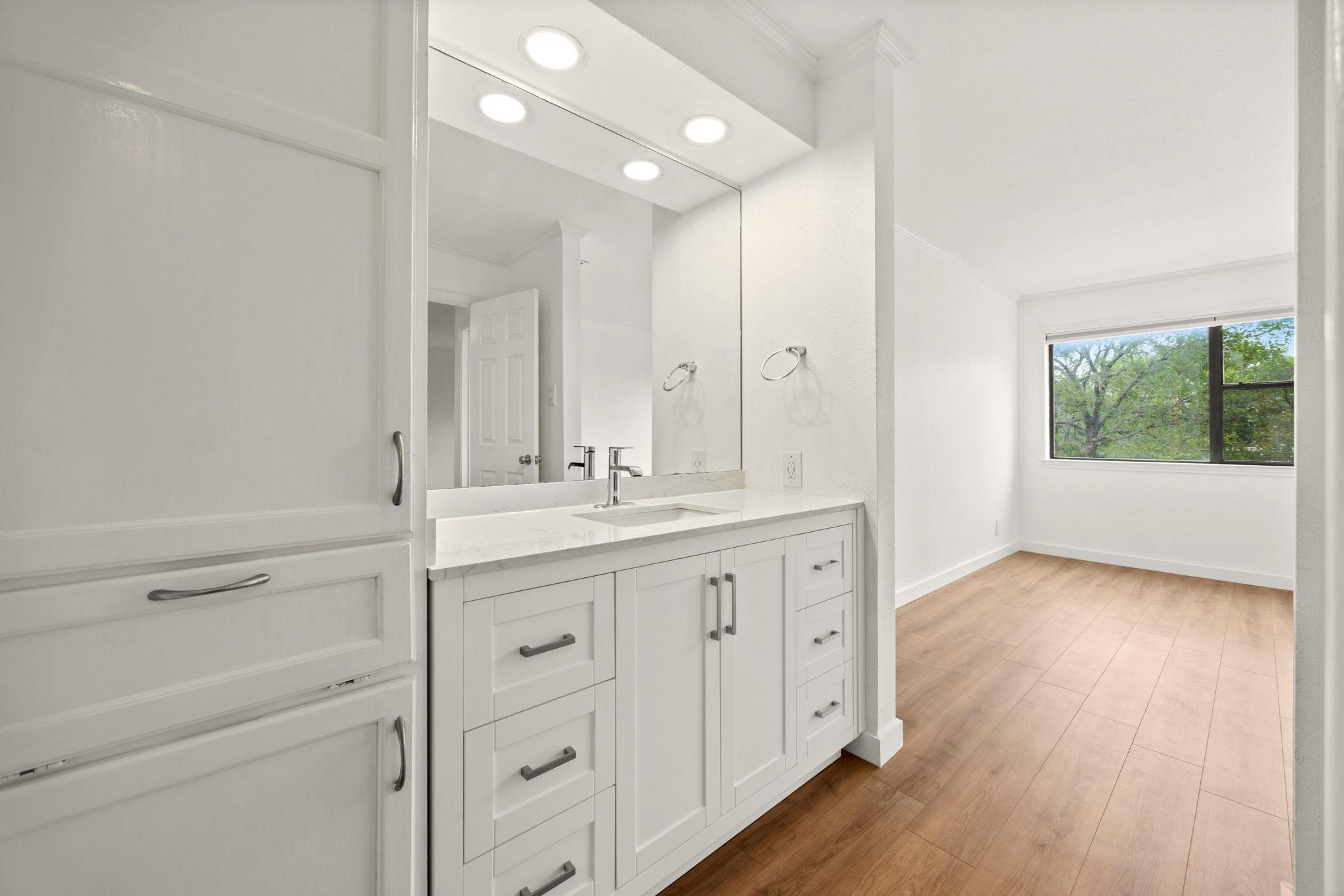 8888 Tallwood Dr # 1202, Austin, TX 78759