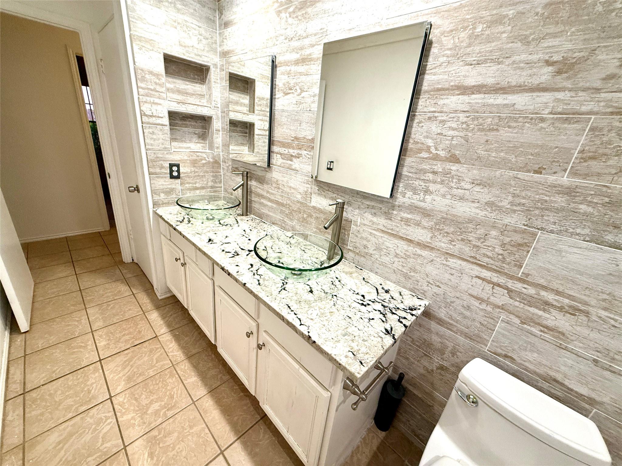8101 Rosenberry Dr, Austin, TX 78747