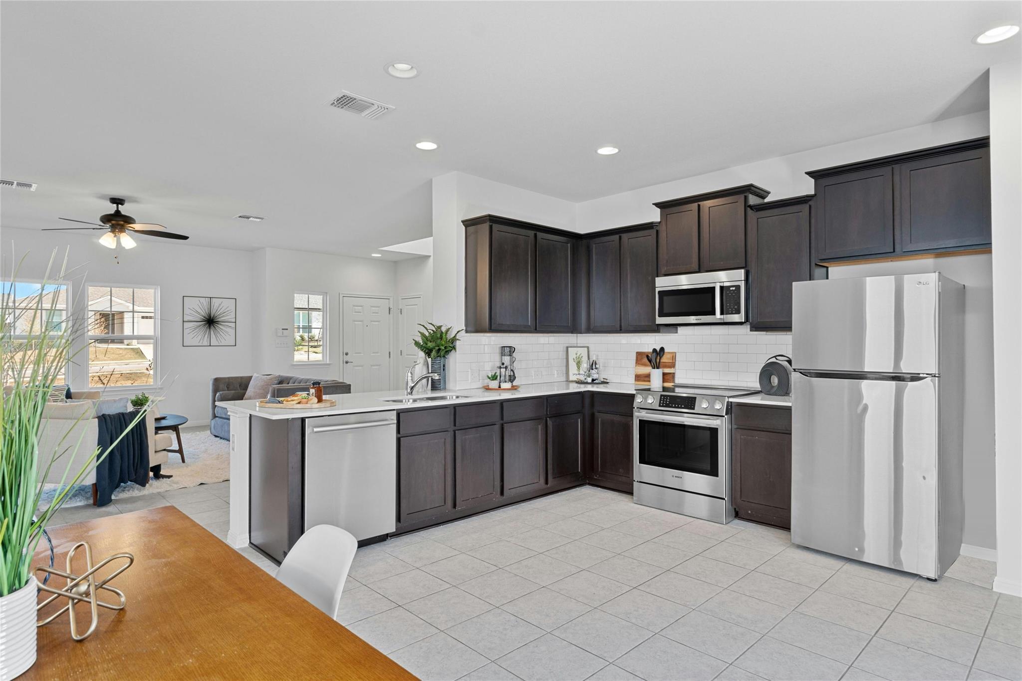 9713 Grapevine Leaf Dr, Manor, TX 78653