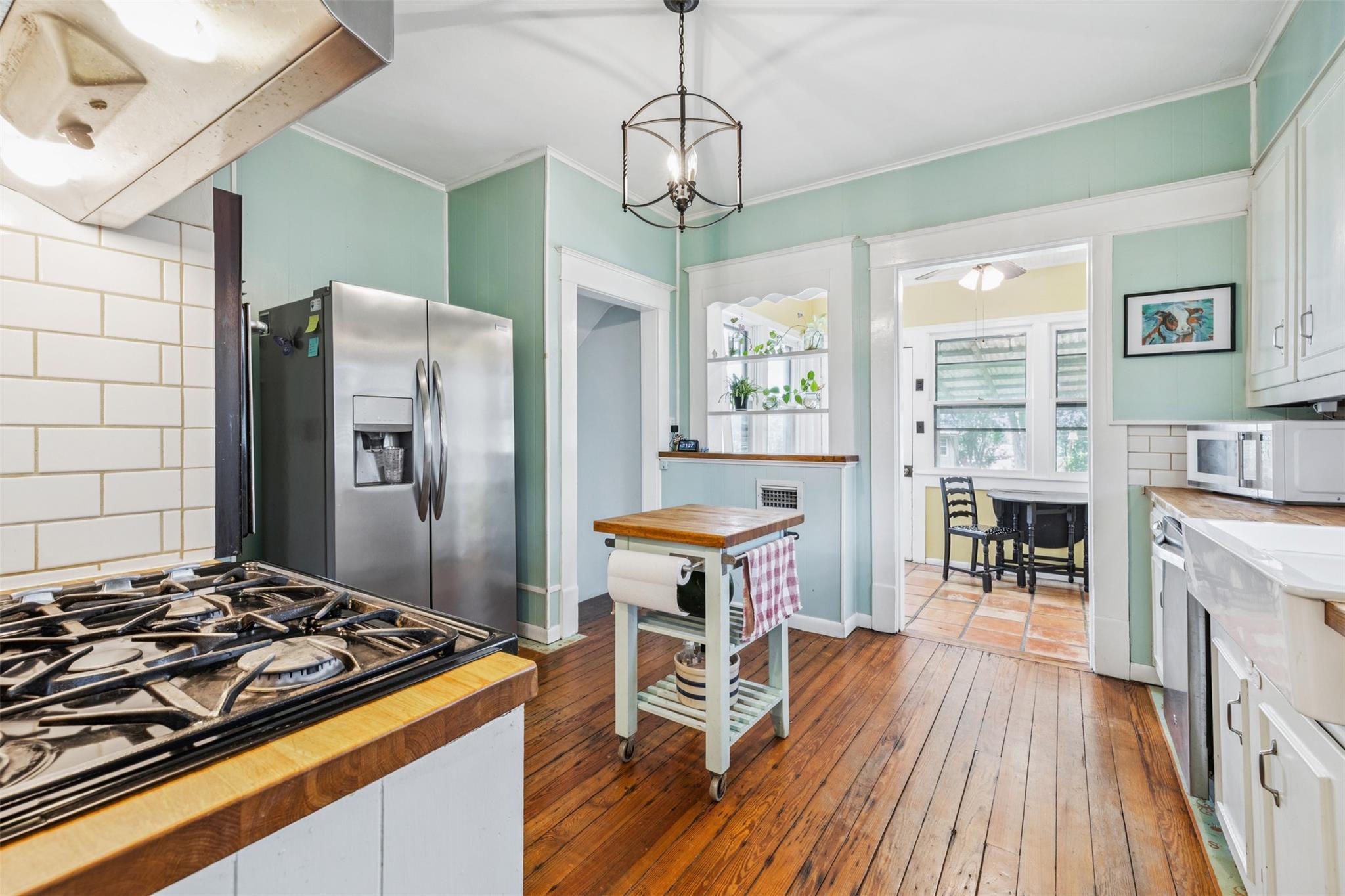 1004 Mitchell St, Gonzales, TX 78629