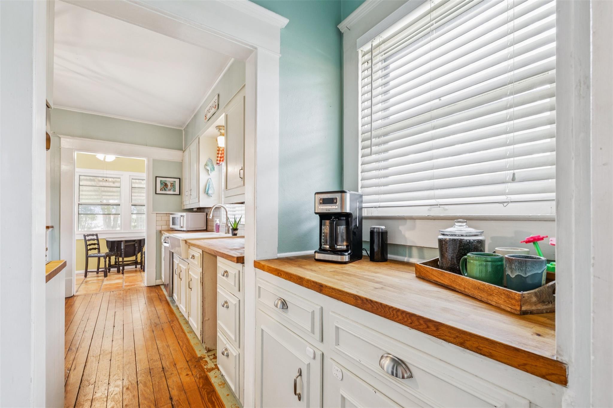 1004 Mitchell St, Gonzales, TX 78629