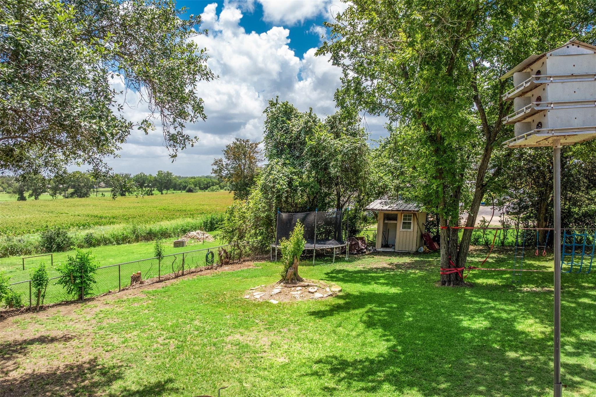 1004 Mitchell St, Gonzales, TX 78629