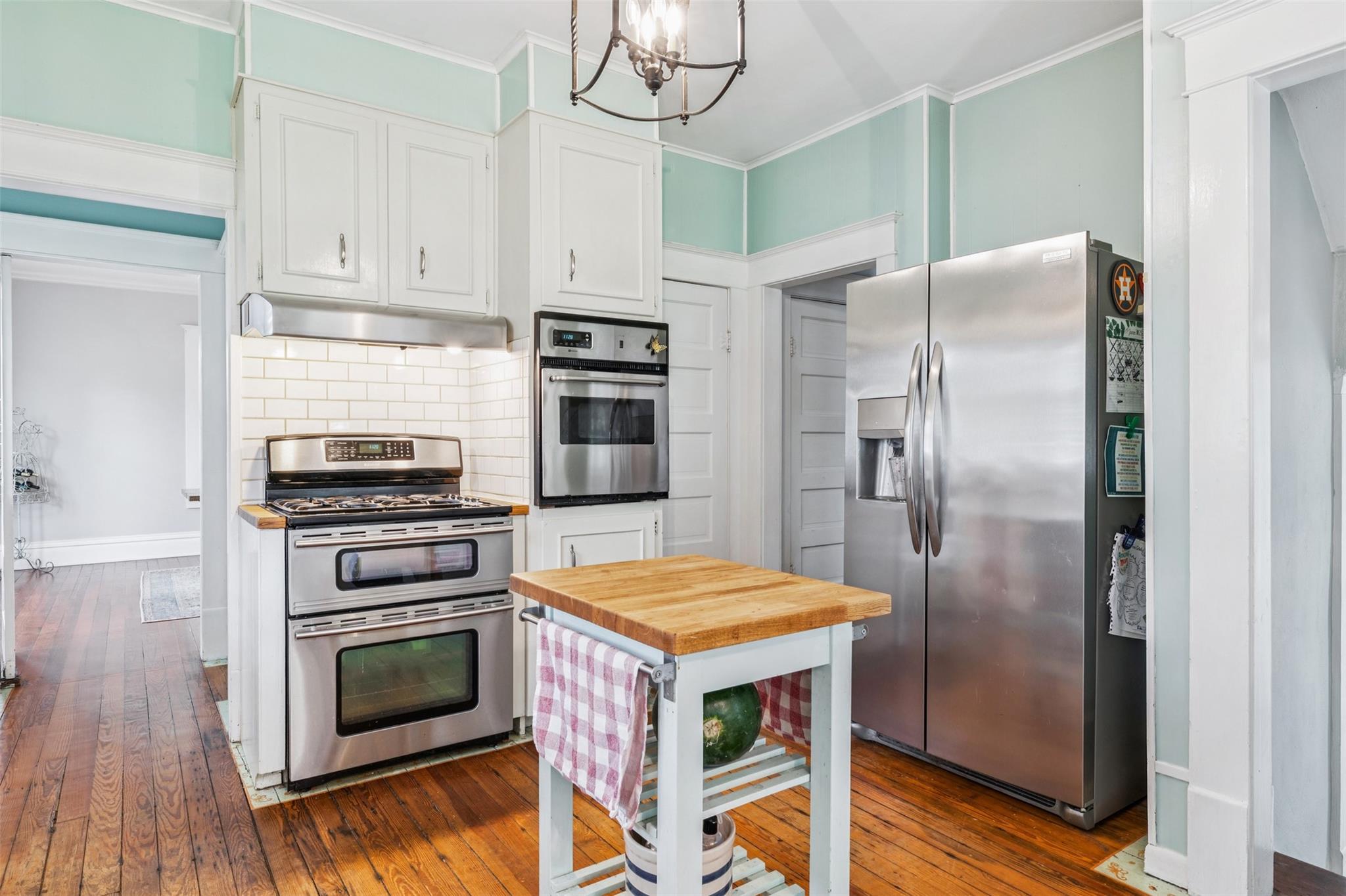 1004 Mitchell St, Gonzales, TX 78629