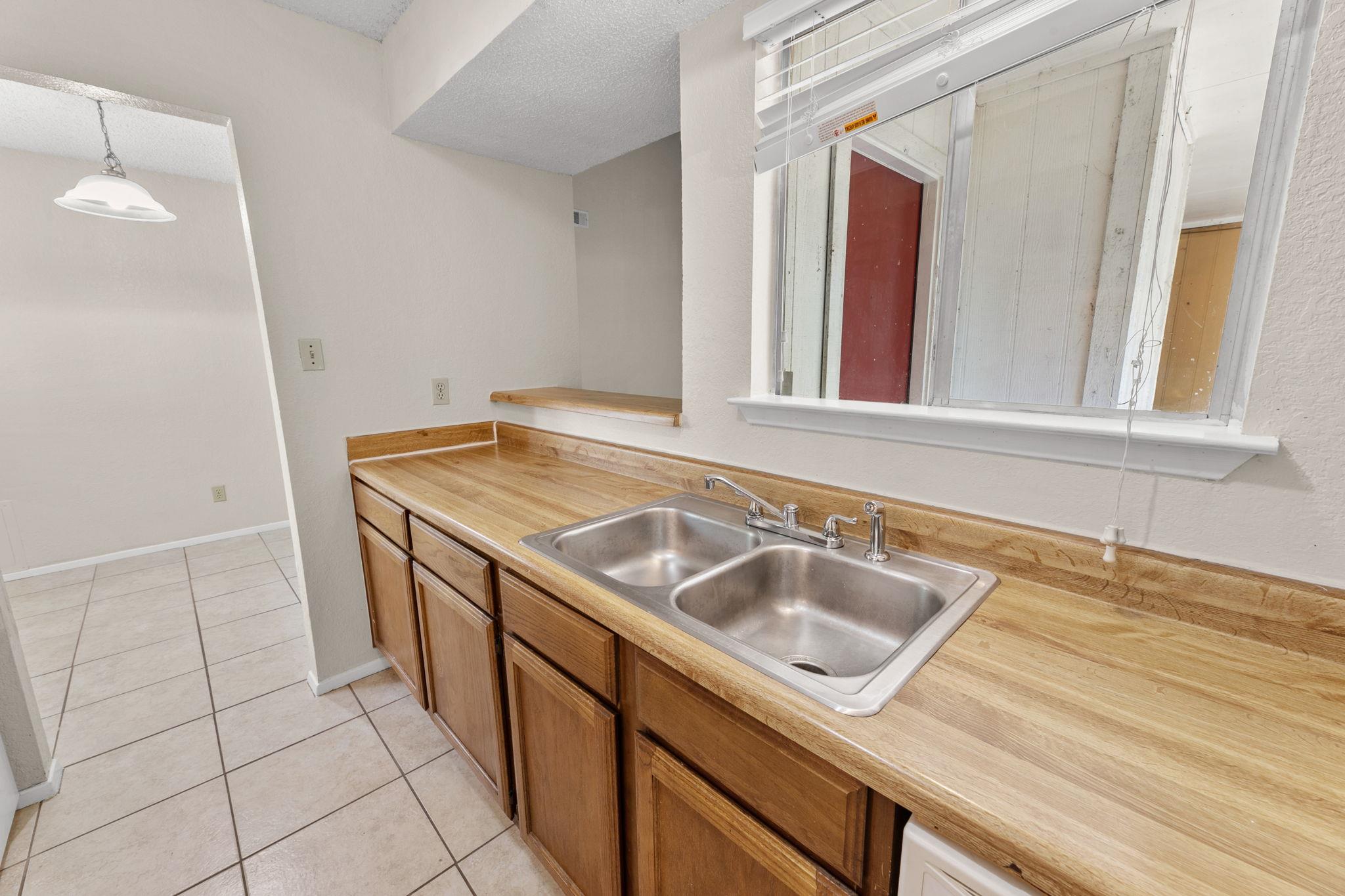 818 Sirocco Dr # B, Austin, TX 78745