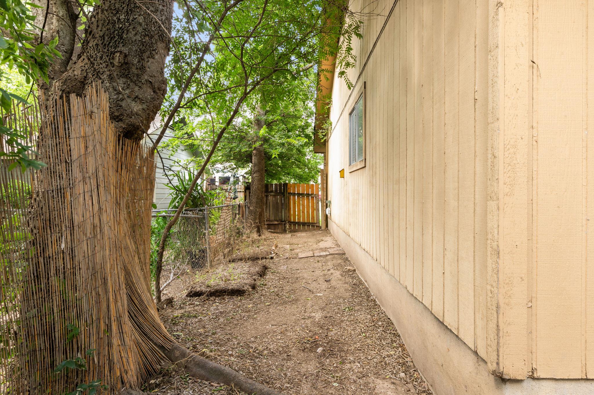 818 Sirocco Dr # B, Austin, TX 78745