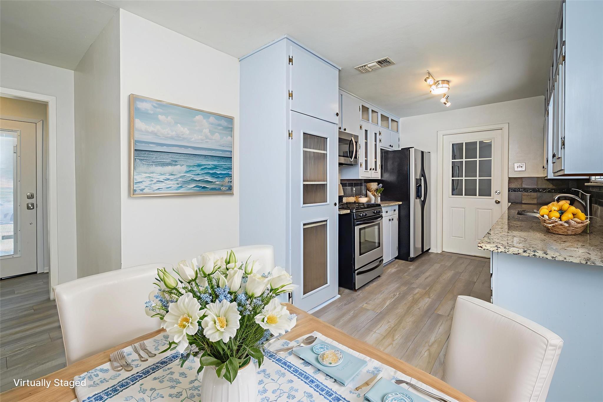 1904 Cochran Ln, Rockport, TX 78382
