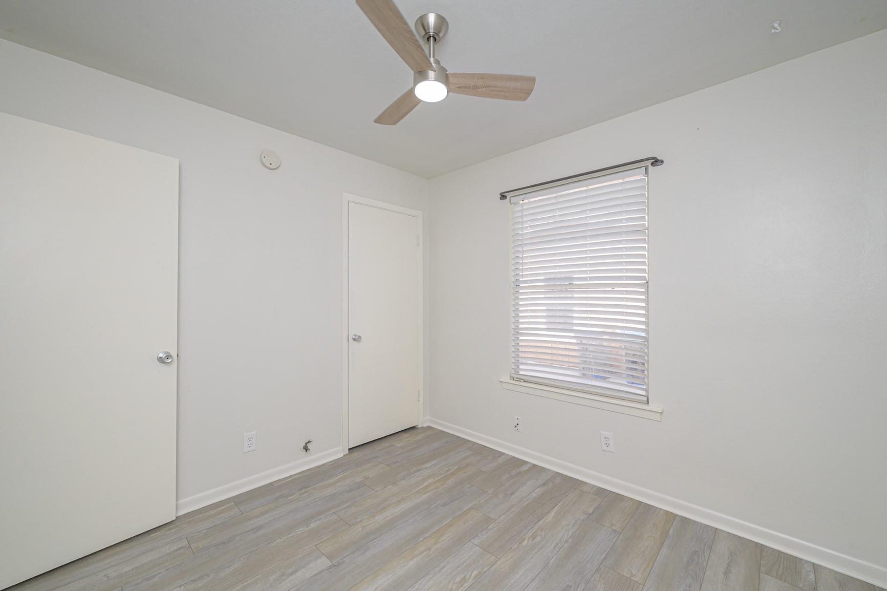 1904 Cochran Ln, Rockport, TX 78382