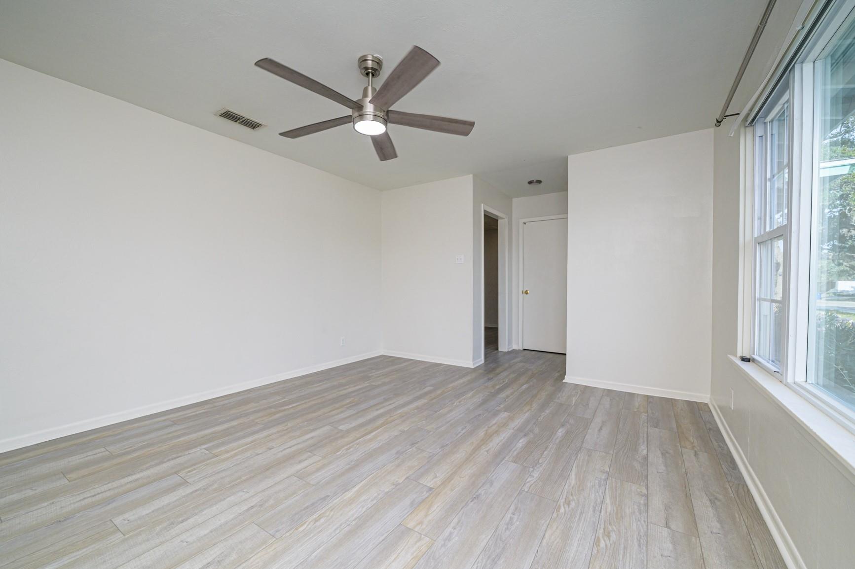 1904 Cochran Ln, Rockport, TX 78382
