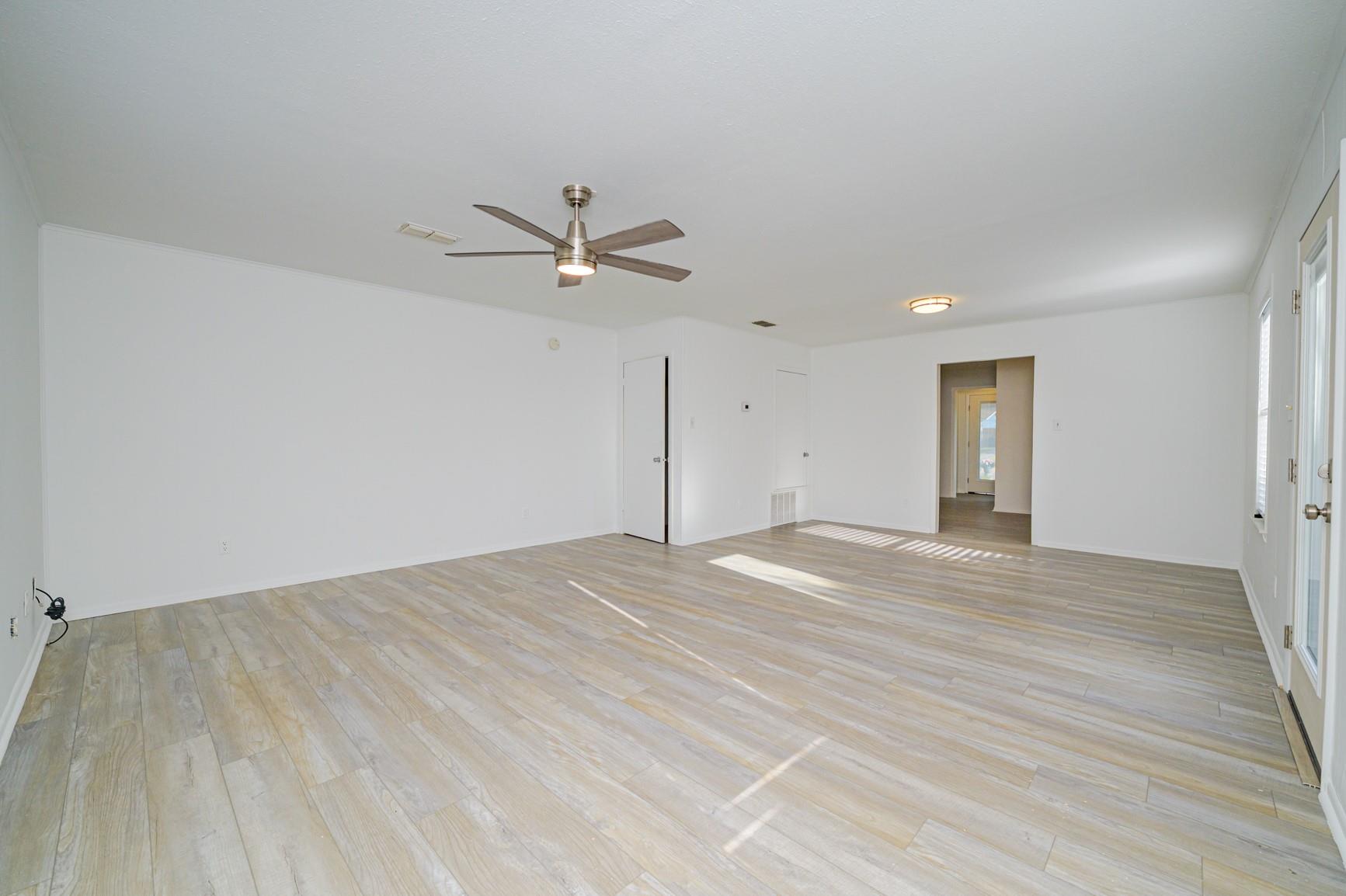 1904 Cochran Ln, Rockport, TX 78382