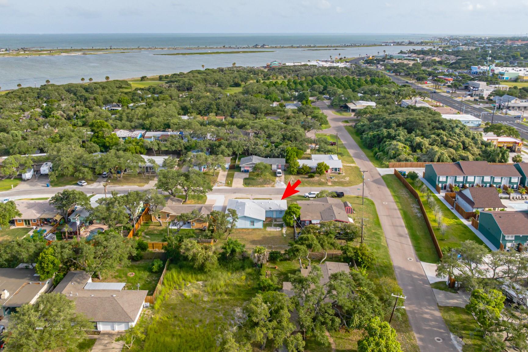 1904 Cochran Ln, Rockport, TX 78382