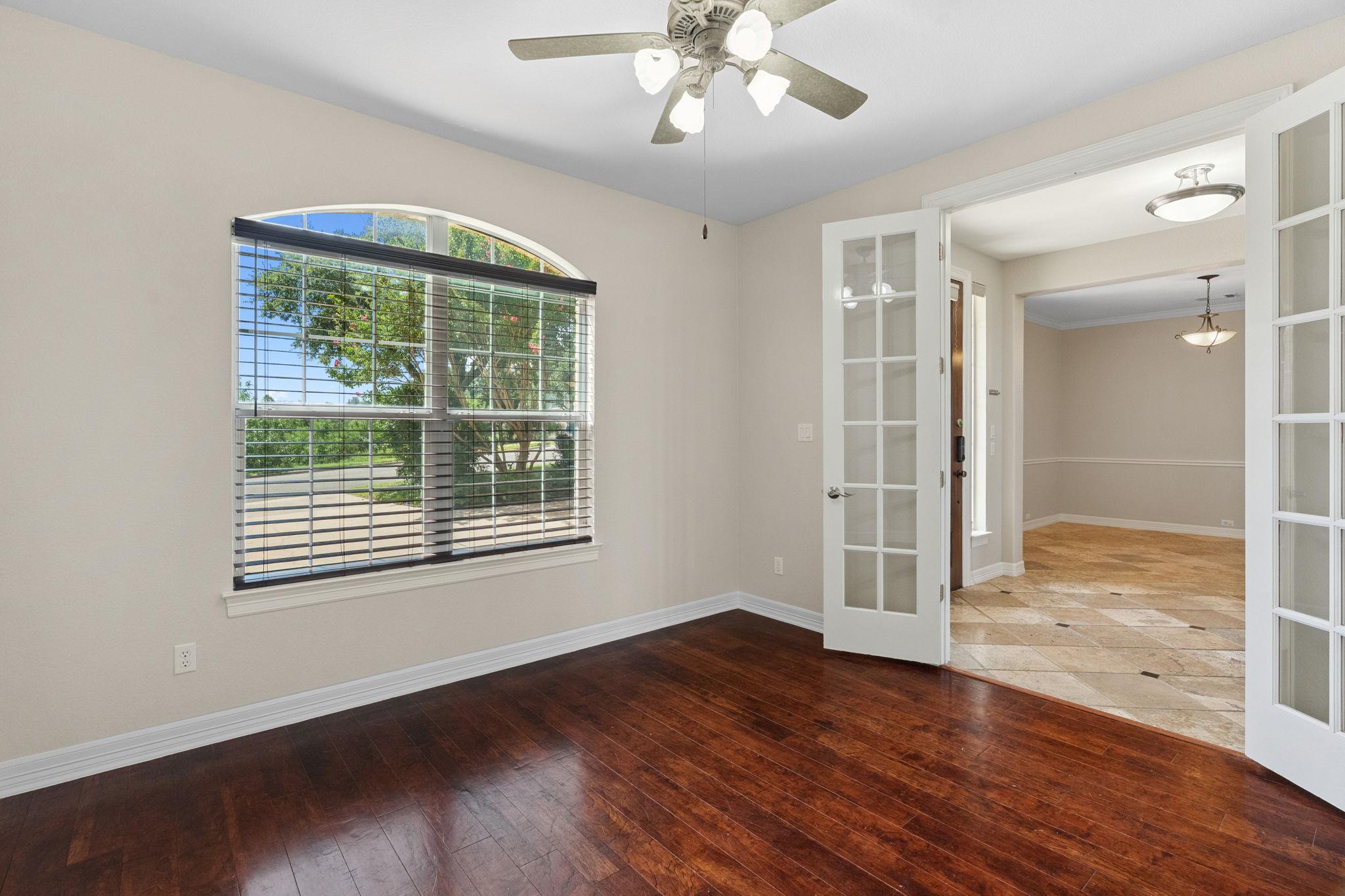 7204 Covered Bridge Dr, Austin, TX 78736