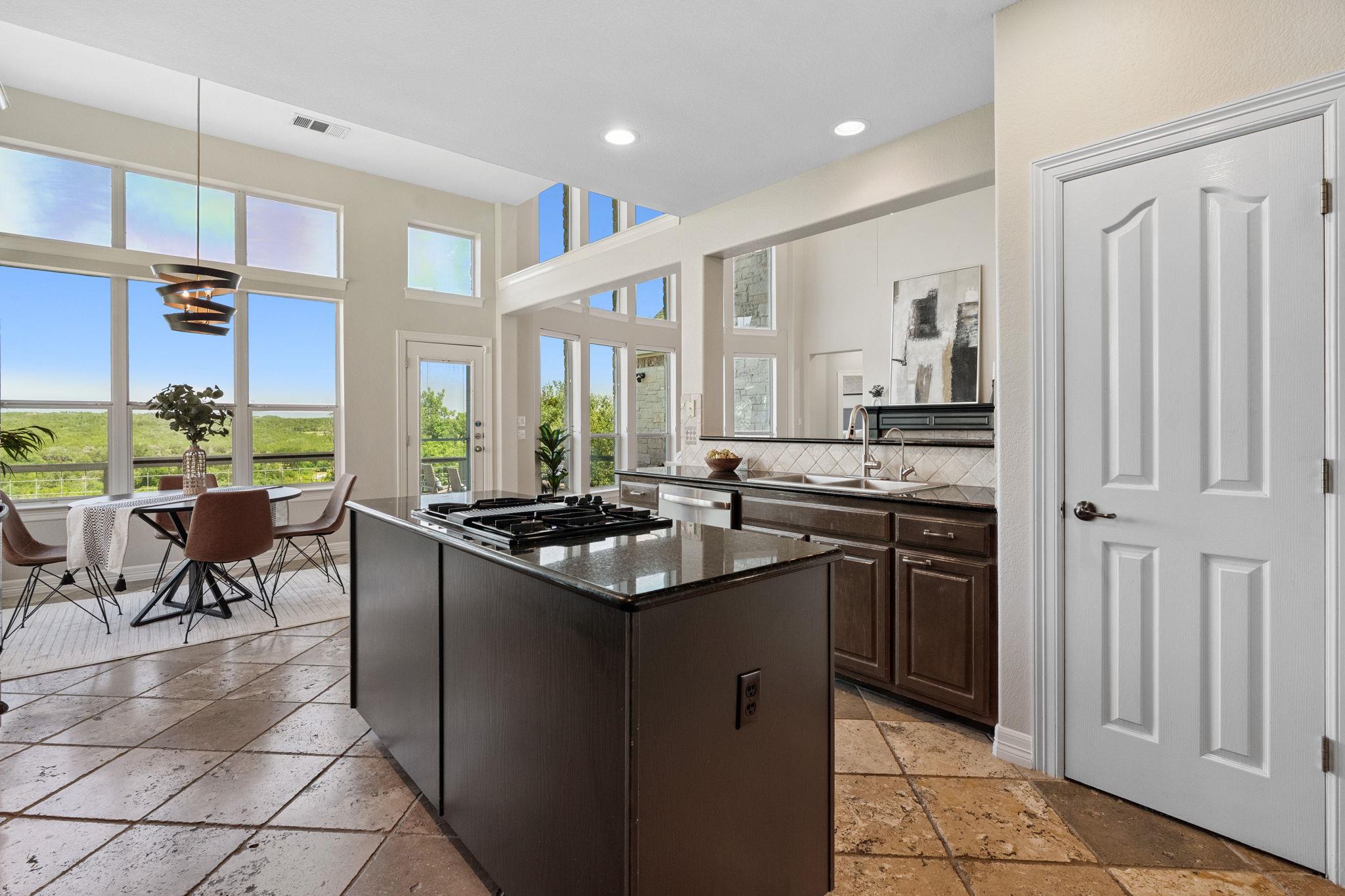 7204 Covered Bridge Dr, Austin, TX 78736