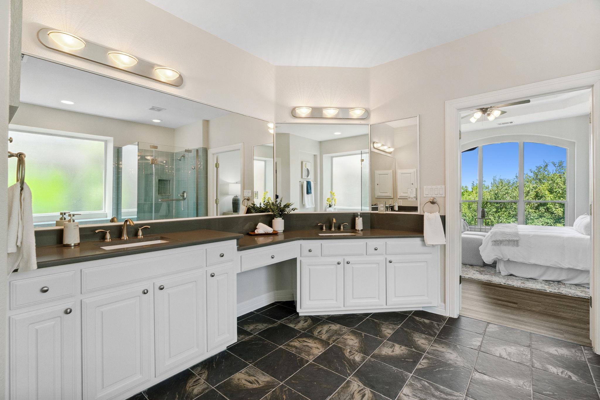 7204 Covered Bridge Dr, Austin, TX 78736