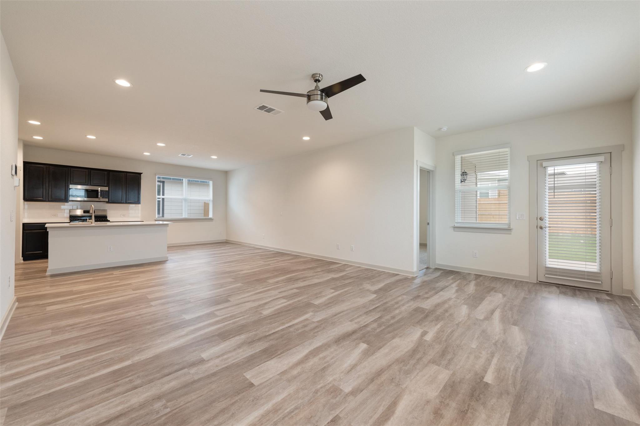 220 Deserti Rd, Leander, TX 78641