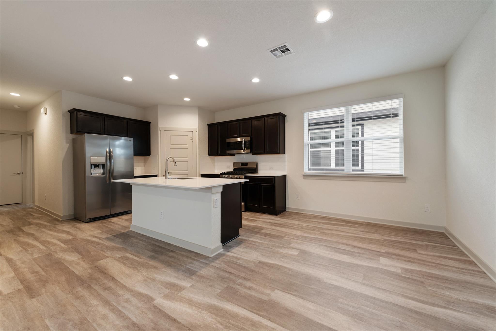 220 Deserti Rd, Leander, TX 78641