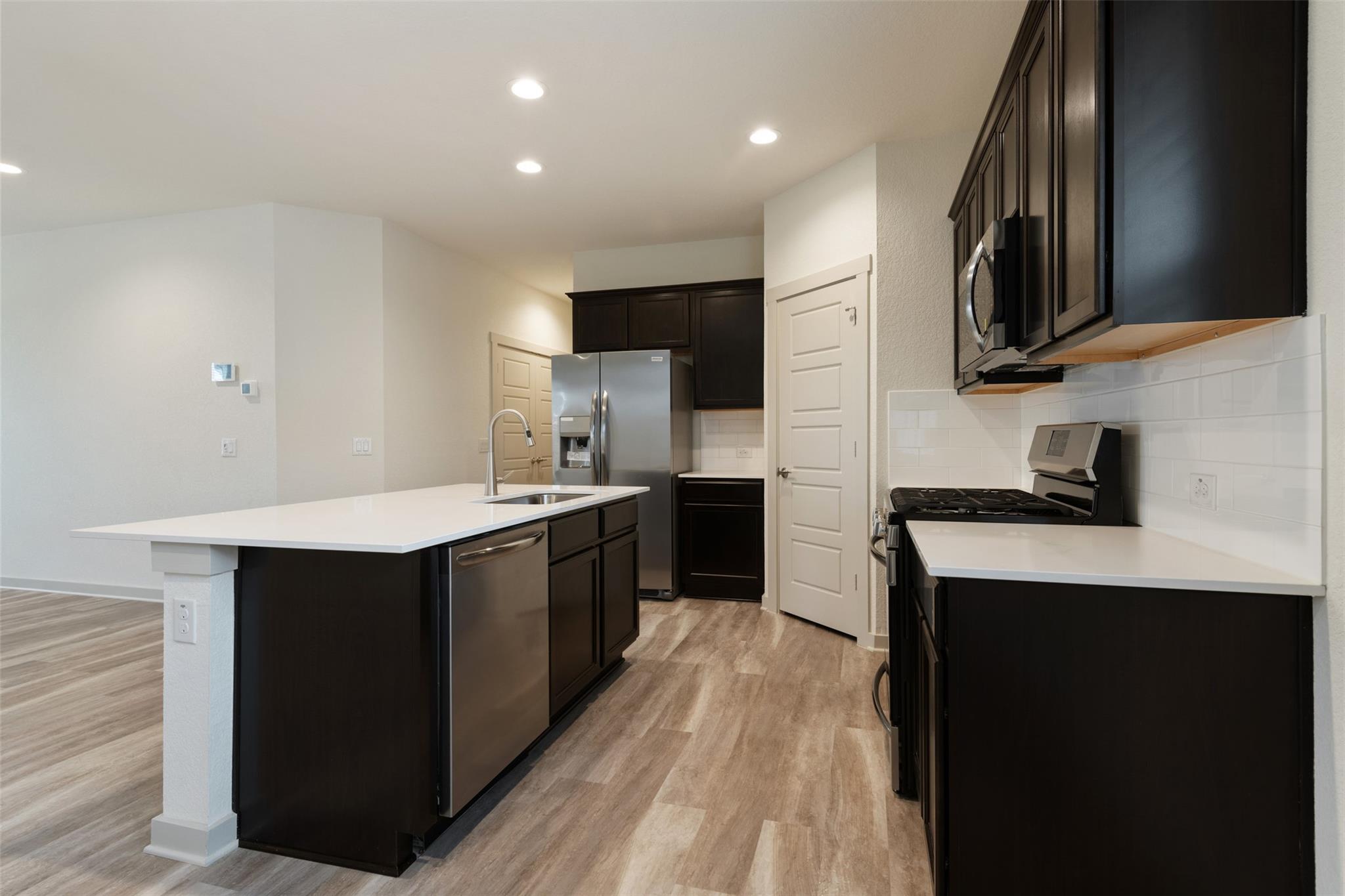 220 Deserti Rd, Leander, TX 78641