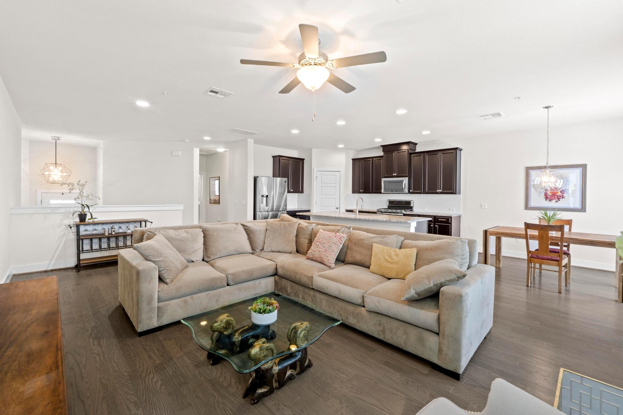 7407 Merrick Dr, Austin, TX 78748