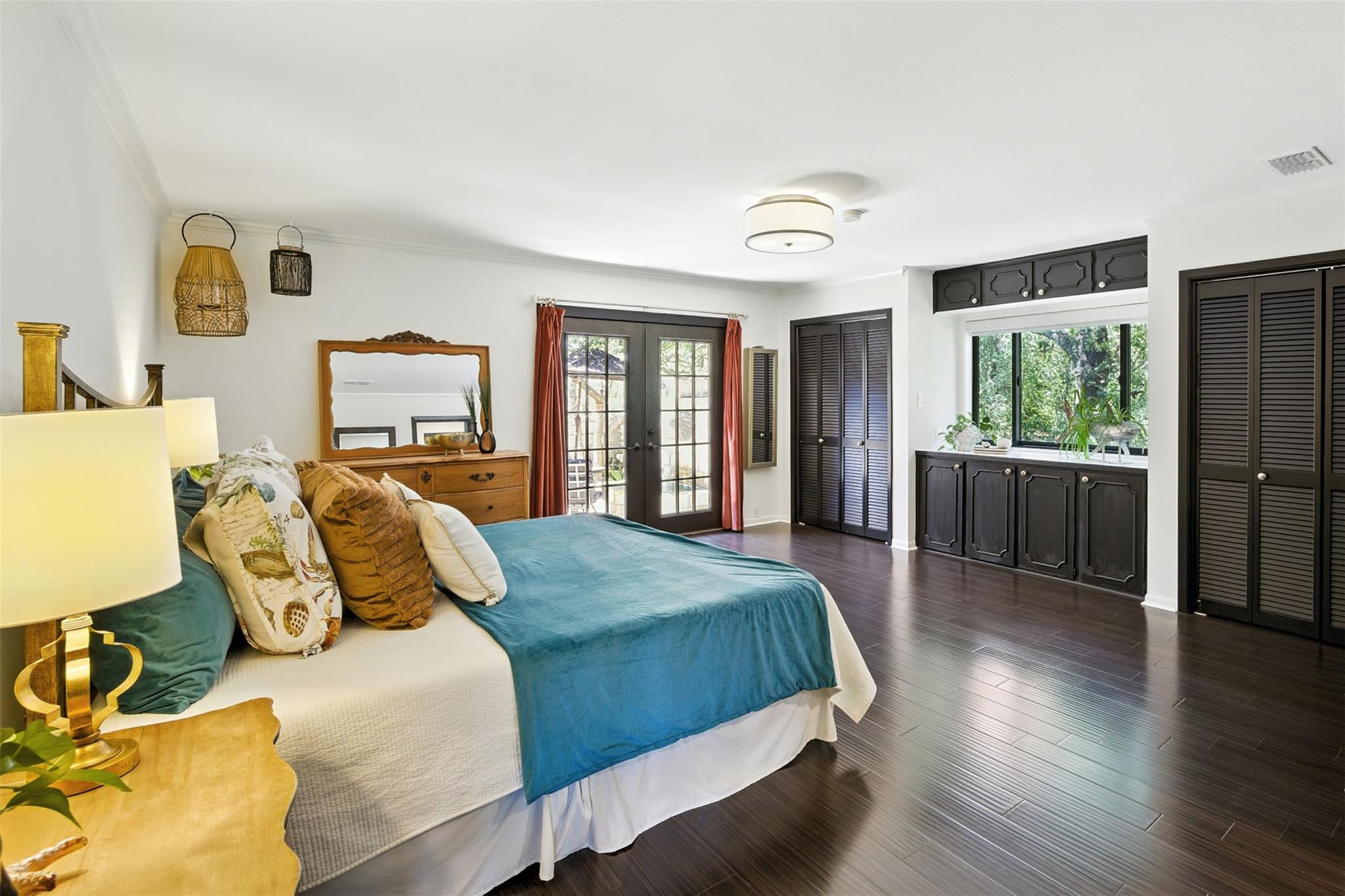 402 Seawind St, Lakeway, TX 78734