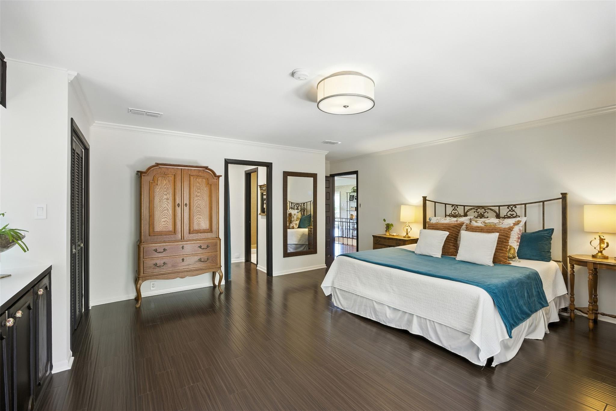 402 Seawind St, Lakeway, TX 78734