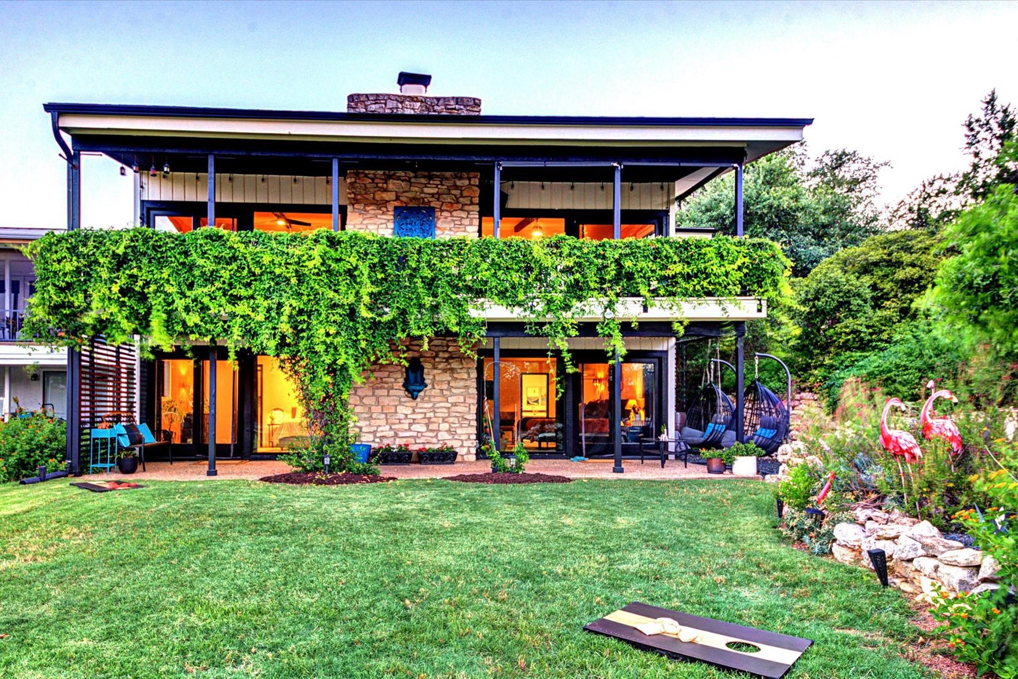 402 Seawind St, Lakeway, TX 78734