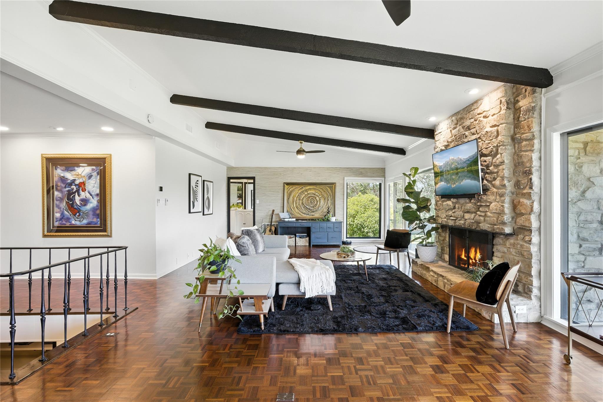 402 Seawind St, Lakeway, TX 78734