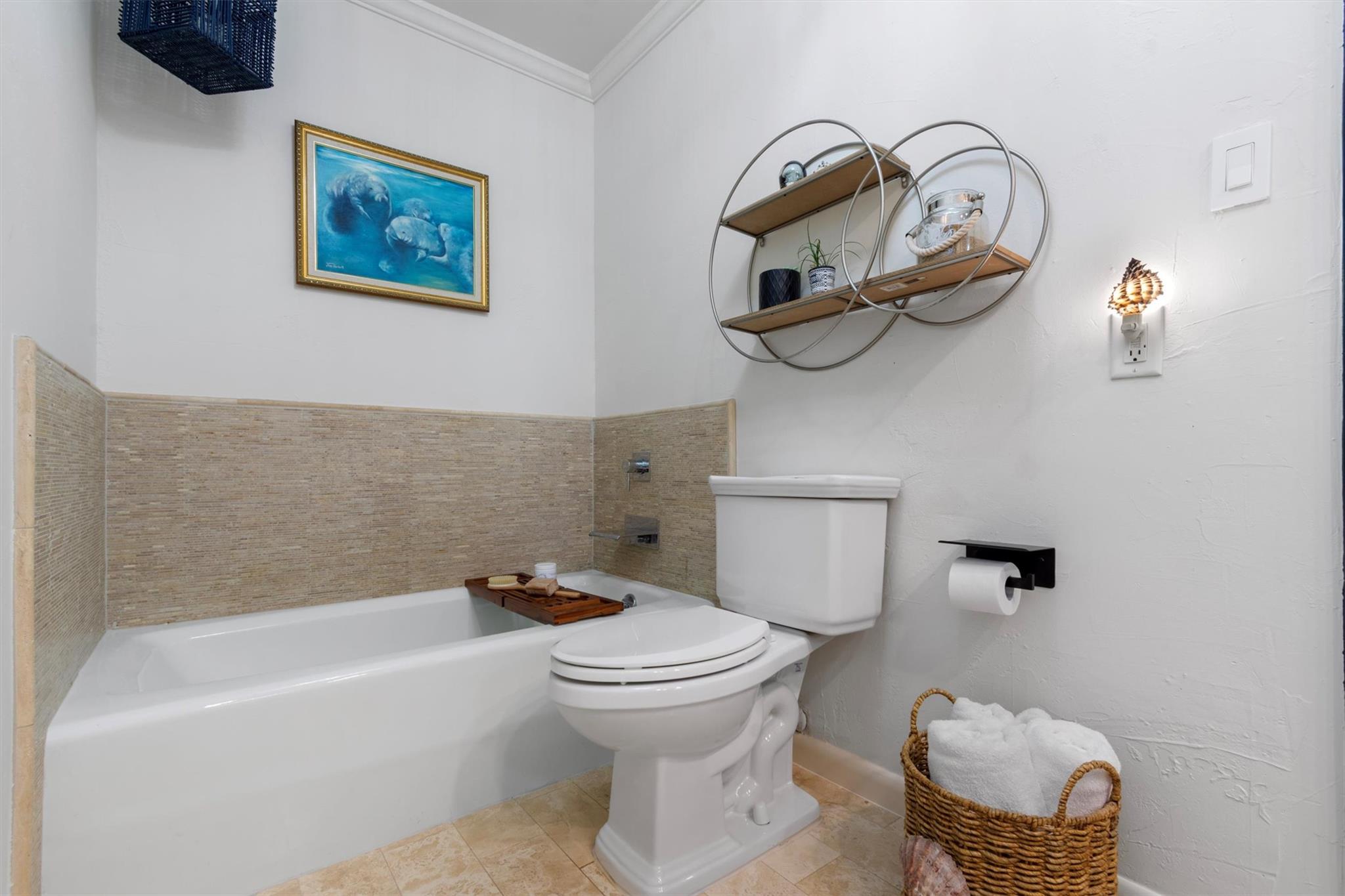 402 Seawind St, Lakeway, TX 78734