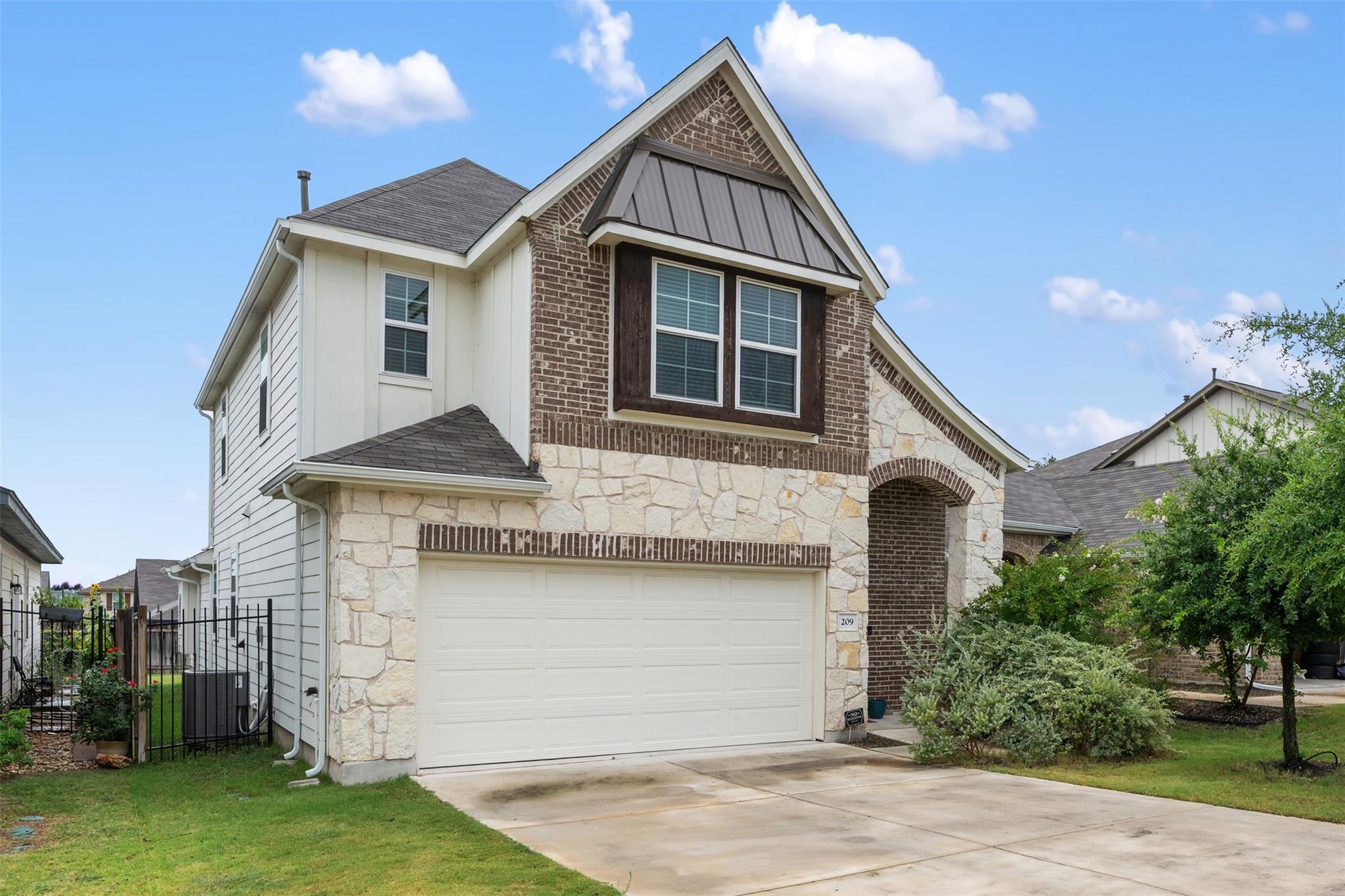 209 Lambert St, Leander, TX 78641
