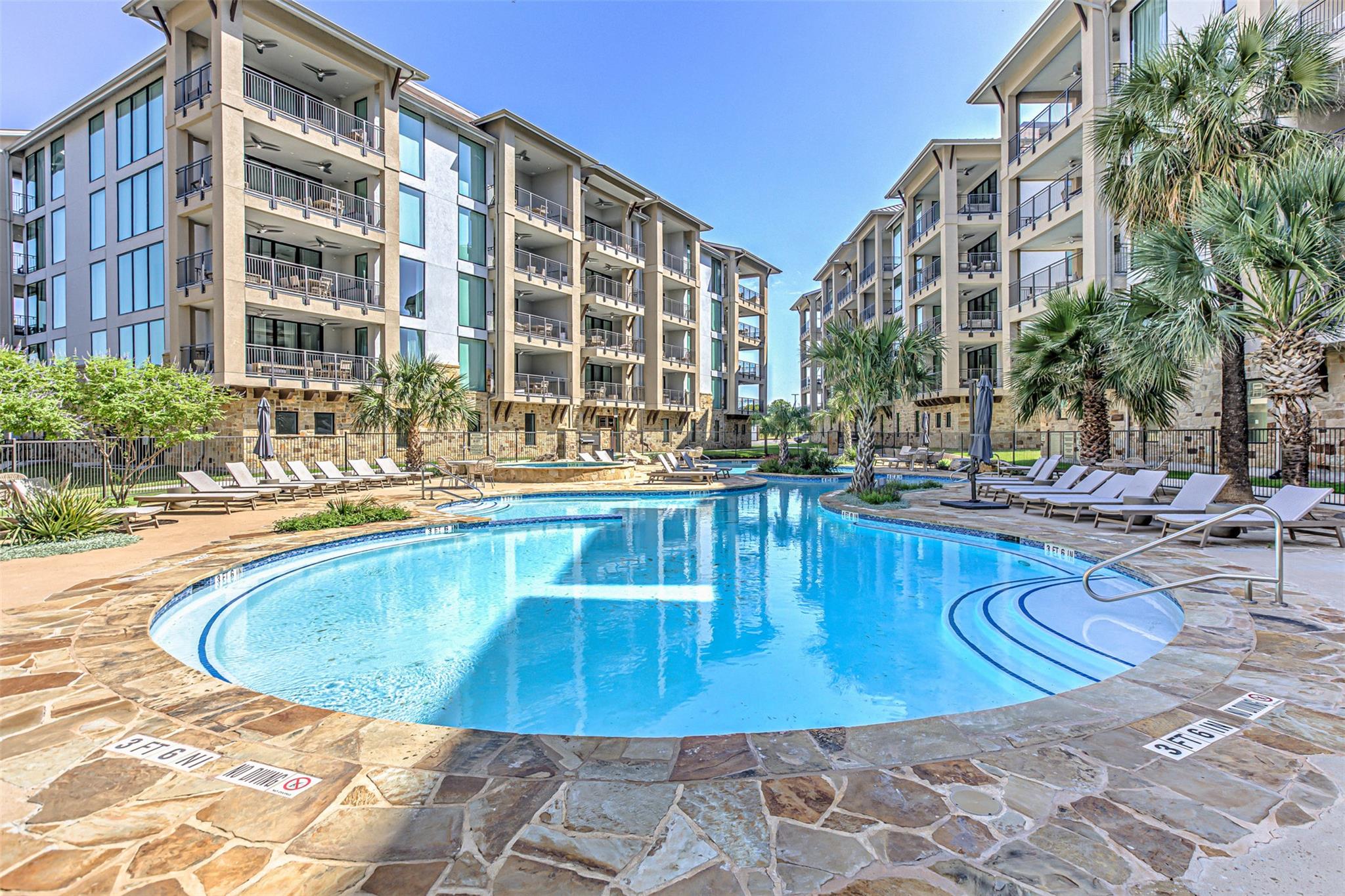 101 West Bank # 51, Horseshoe Bay, TX 78657