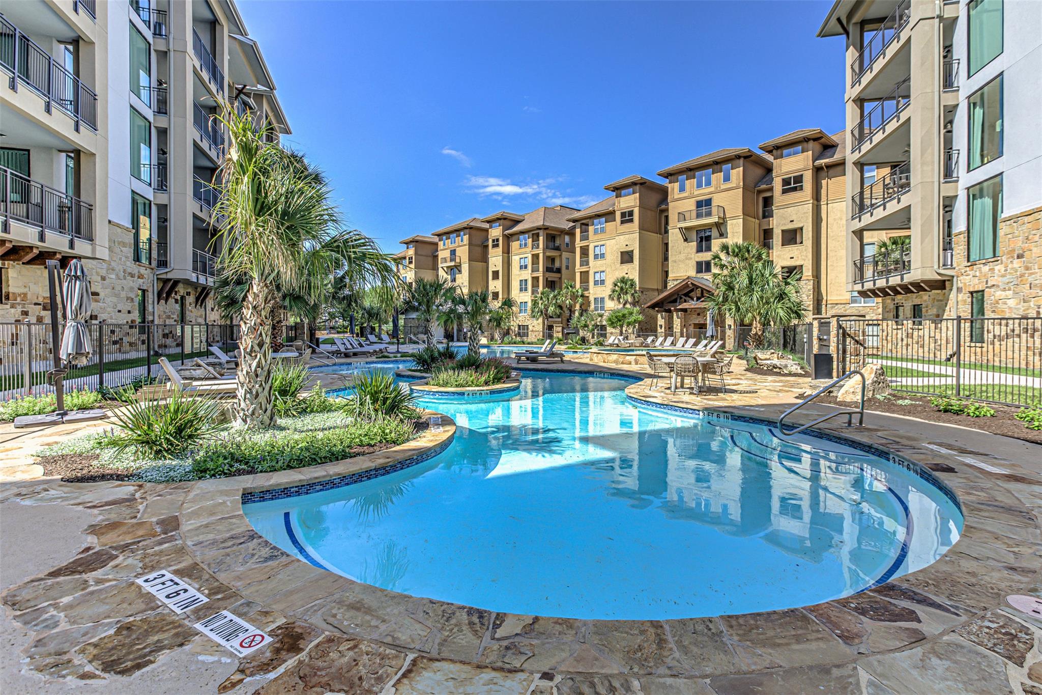 101 West Bank # 51, Horseshoe Bay, TX 78657