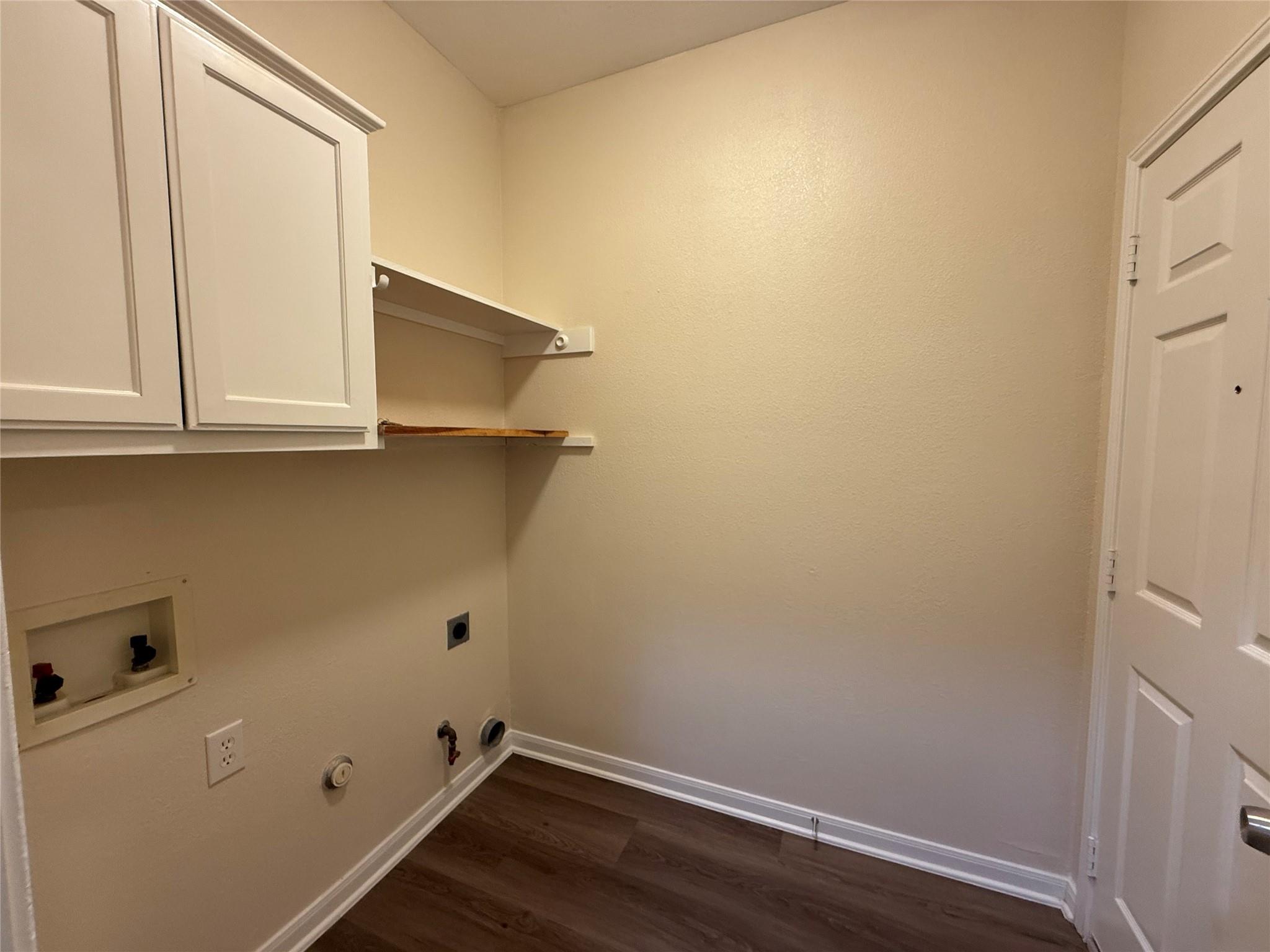 303 Kates Way, Hutto, TX 78634