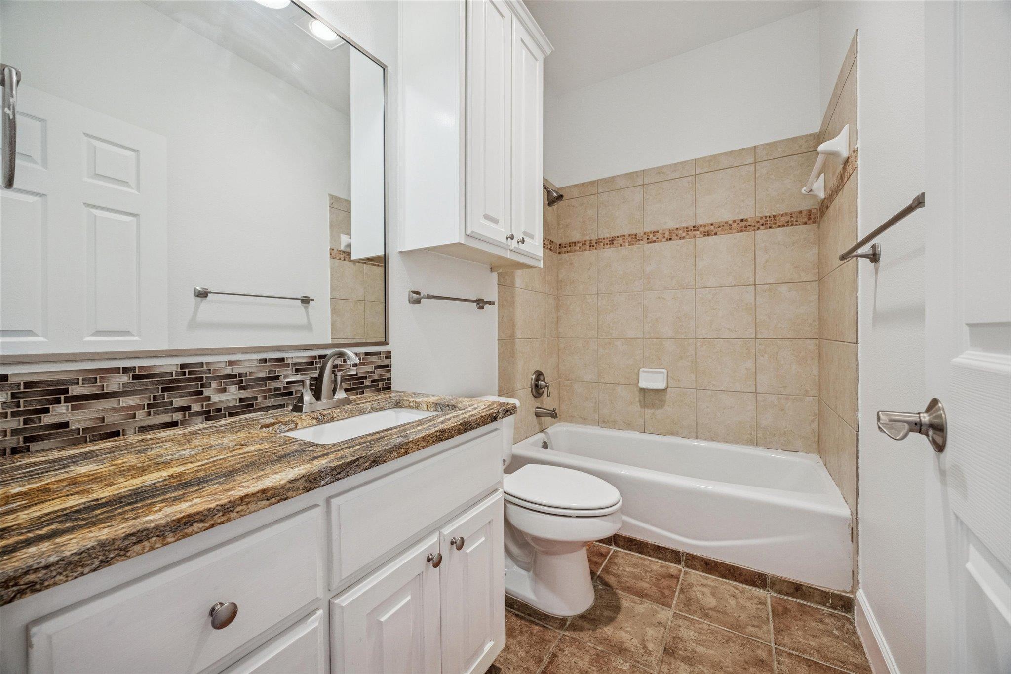 301 Sundance Trl, Dripping Springs, TX 78620