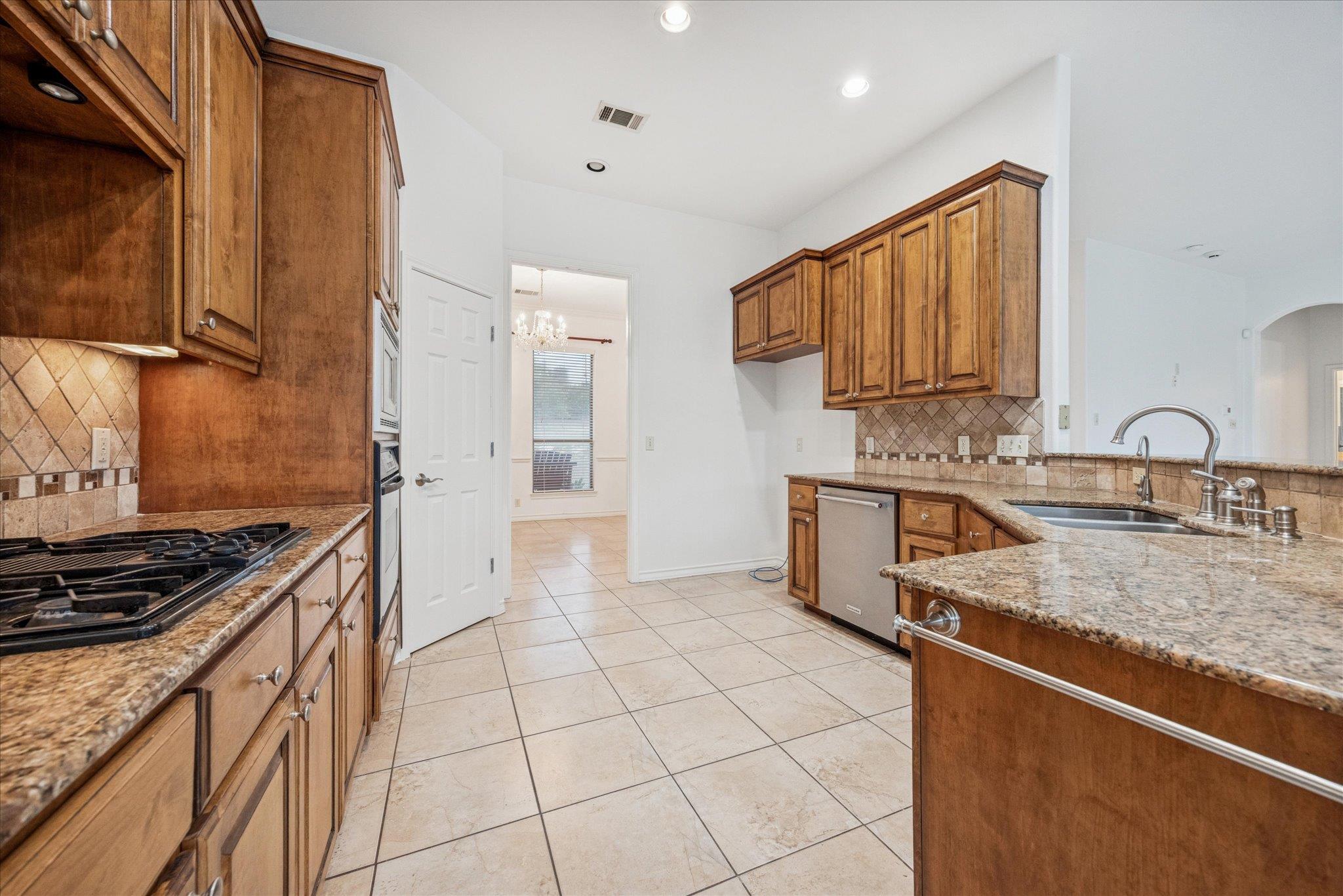 301 Sundance Trl, Dripping Springs, TX 78620